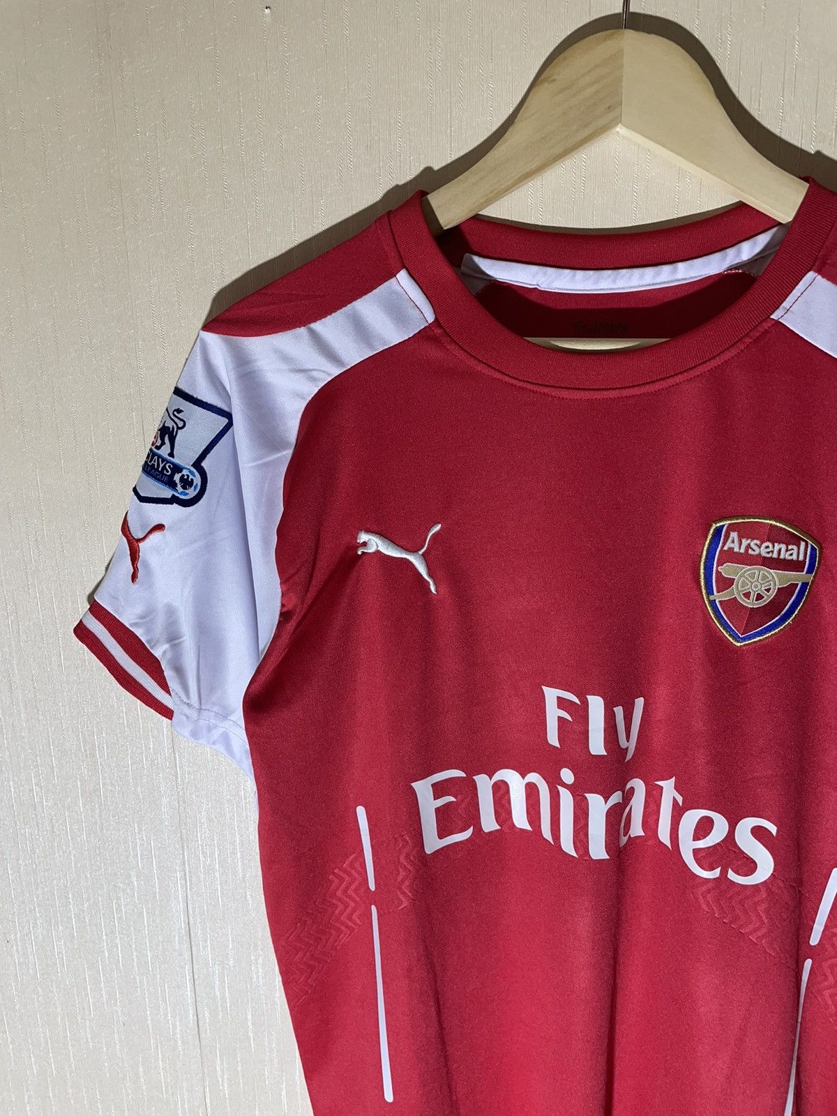 Other Arsenal soccer jersey Size US M / EU 48-50 / 2 - 3 Thumbnail