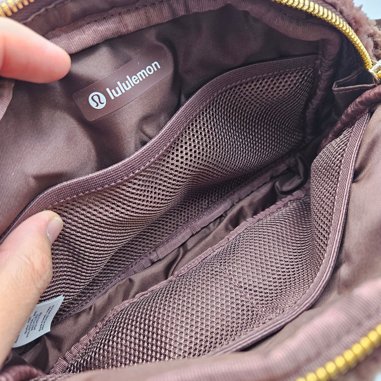 Lululemon LULULEMON EVERYWHERE BELT BAG LARGE TEDDY FLEECE BROWN NWT Size ONE SIZE - 4 Thumbnail