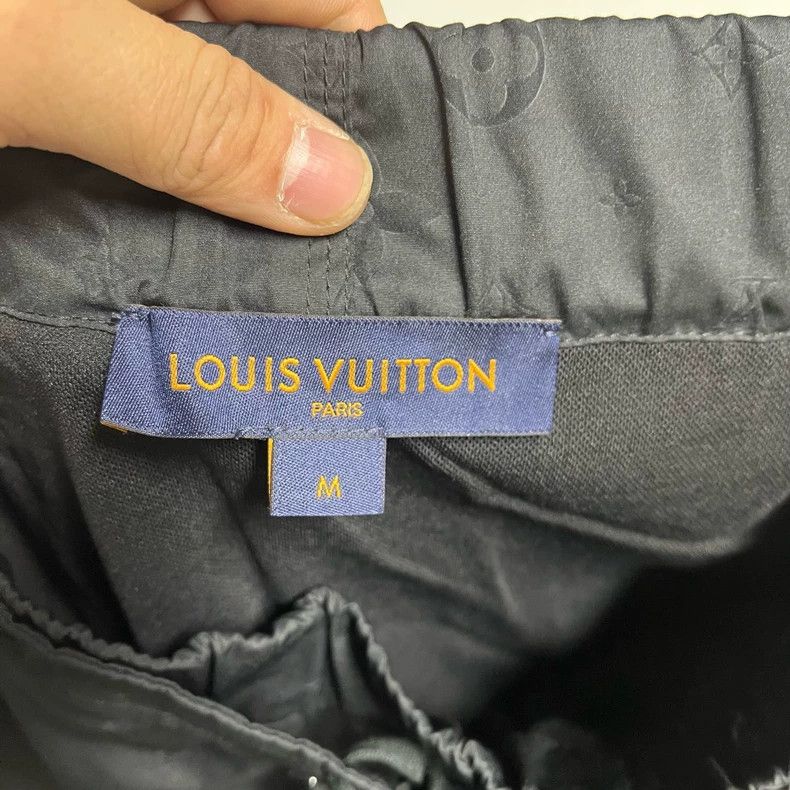 Louis Vuitton Louis Vuitton size m Full print shorts 2504-Nextarrow Size US 30 / EU 46 - 3 Thumbnail