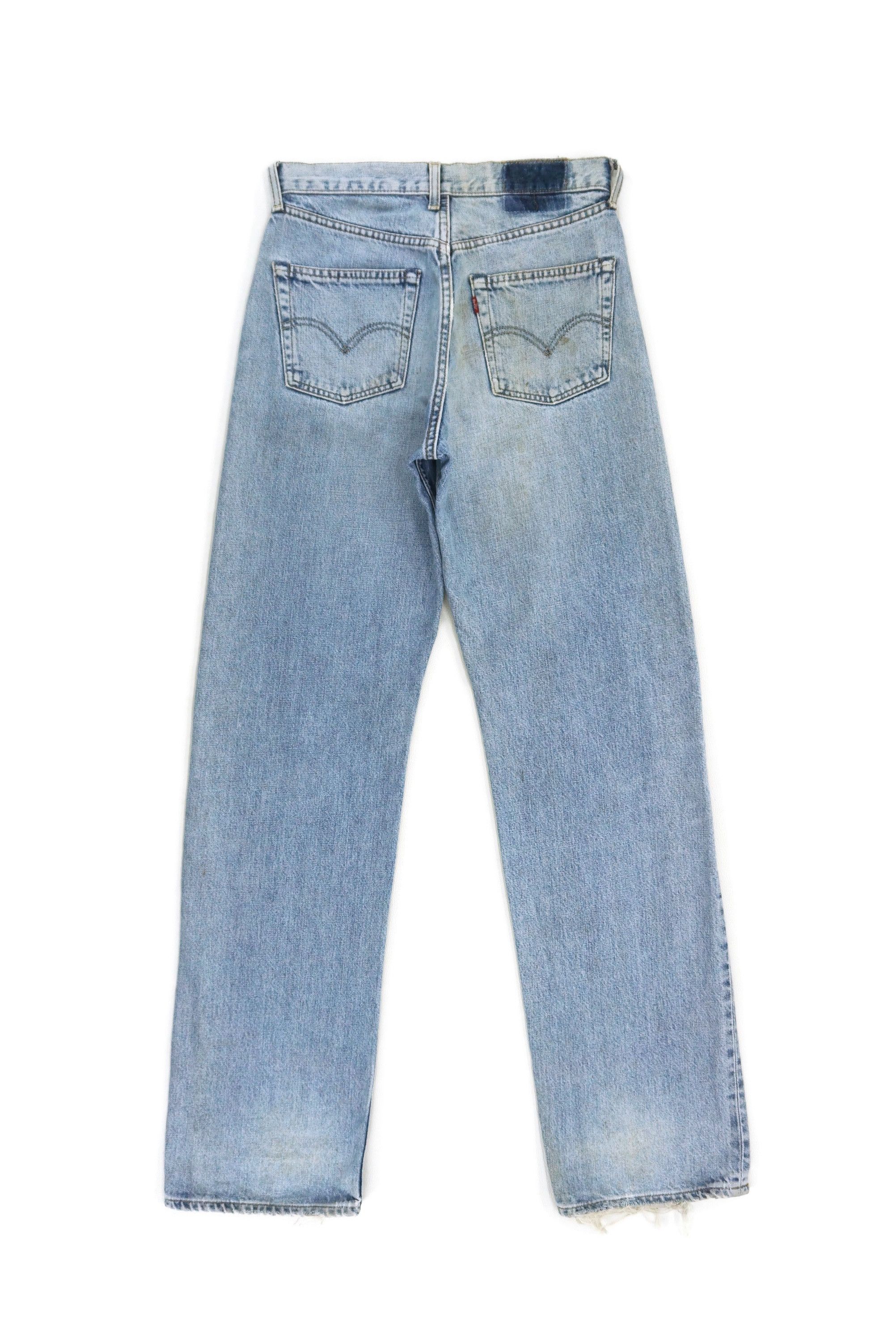 Levi's Vintage Levi's Jeans Size W30xL33.5 Light Wash Denim Size US 30 / EU 46 - 2 Thumbnail