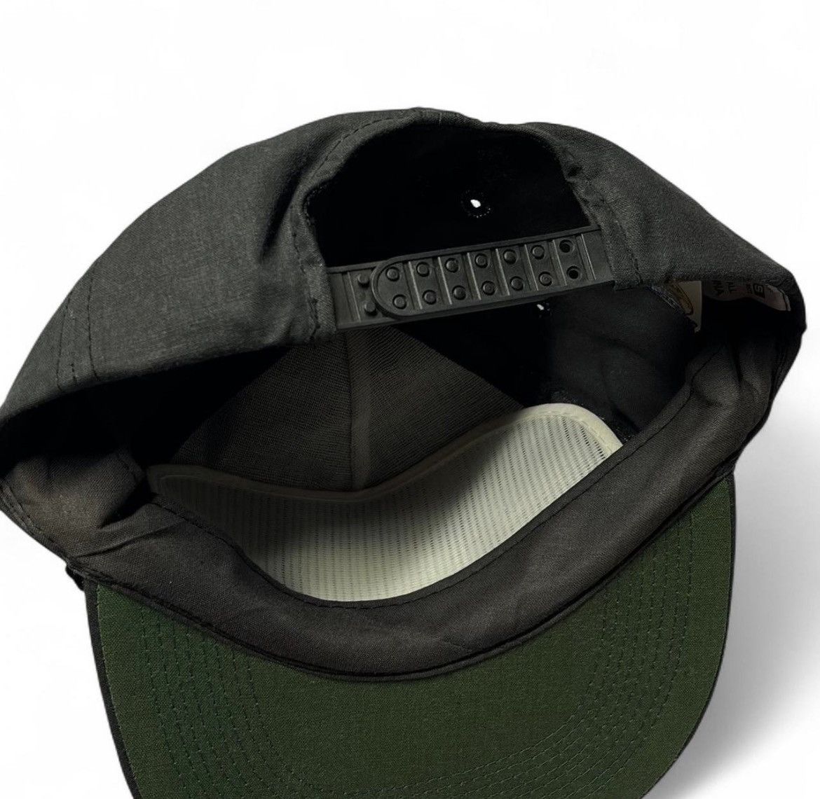 Calvin Klein Vintage DEADSTOCK Snapback Calvin Klein-Myrtle Beach collab Size ONE SIZE - 4 Thumbnail