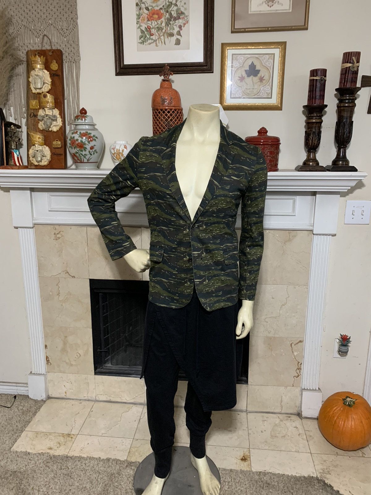 Koto Tiger Camo Slimfit 2 Button blazer NWOT Size 36S - 1 Thumbnail