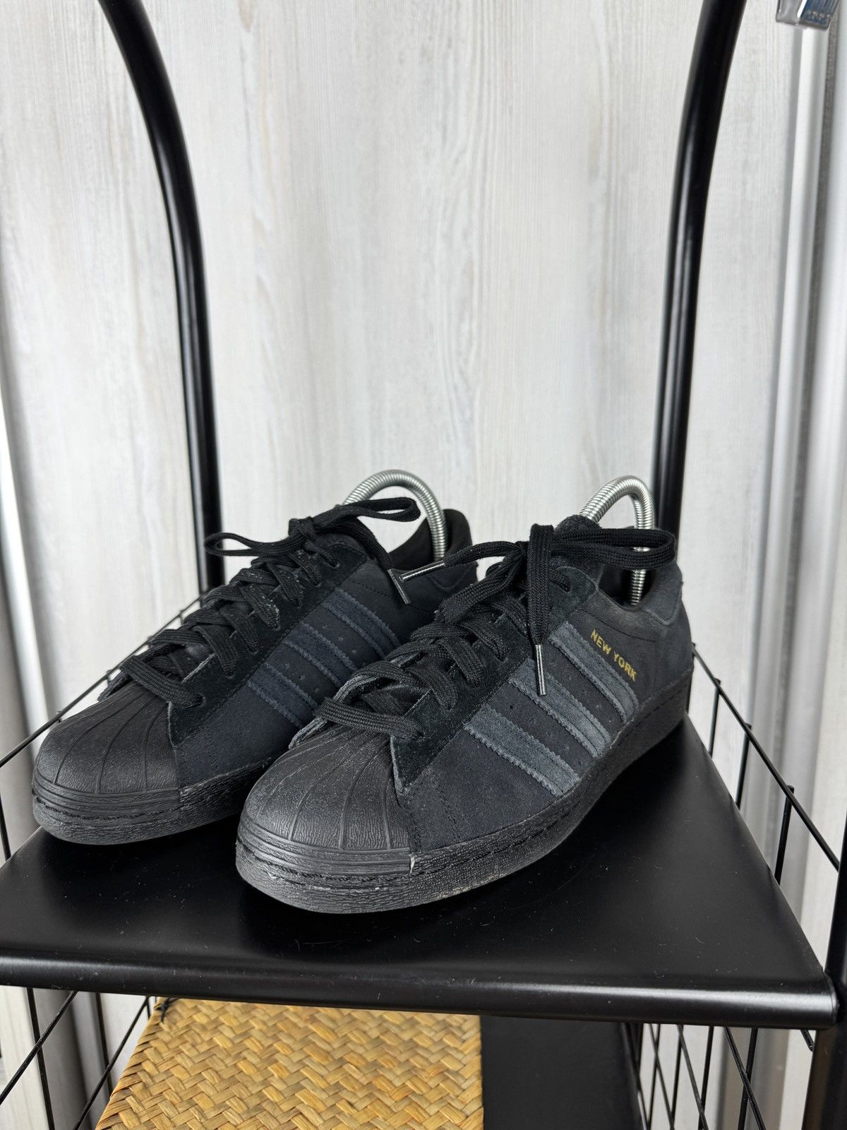 Adidas Adidas Superstar 80's City Series New York Edition B32737 Size US 7 / EU 40 - 7 Thumbnail