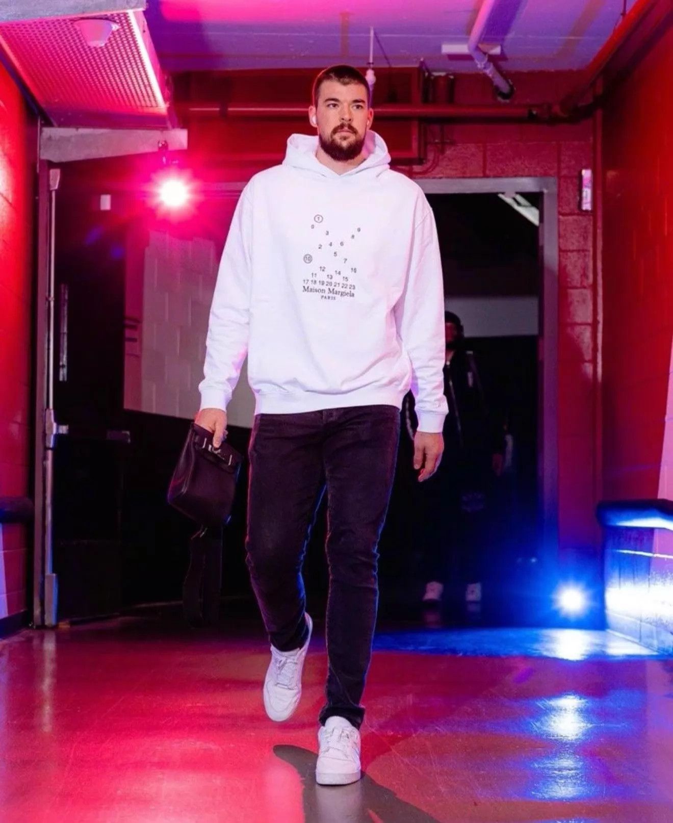 Maison Margiela Maison Margiela White Creative Tag Sweatshirt M Stain Size M / US 6-8 / IT 42-44 - 7 Thumbnail