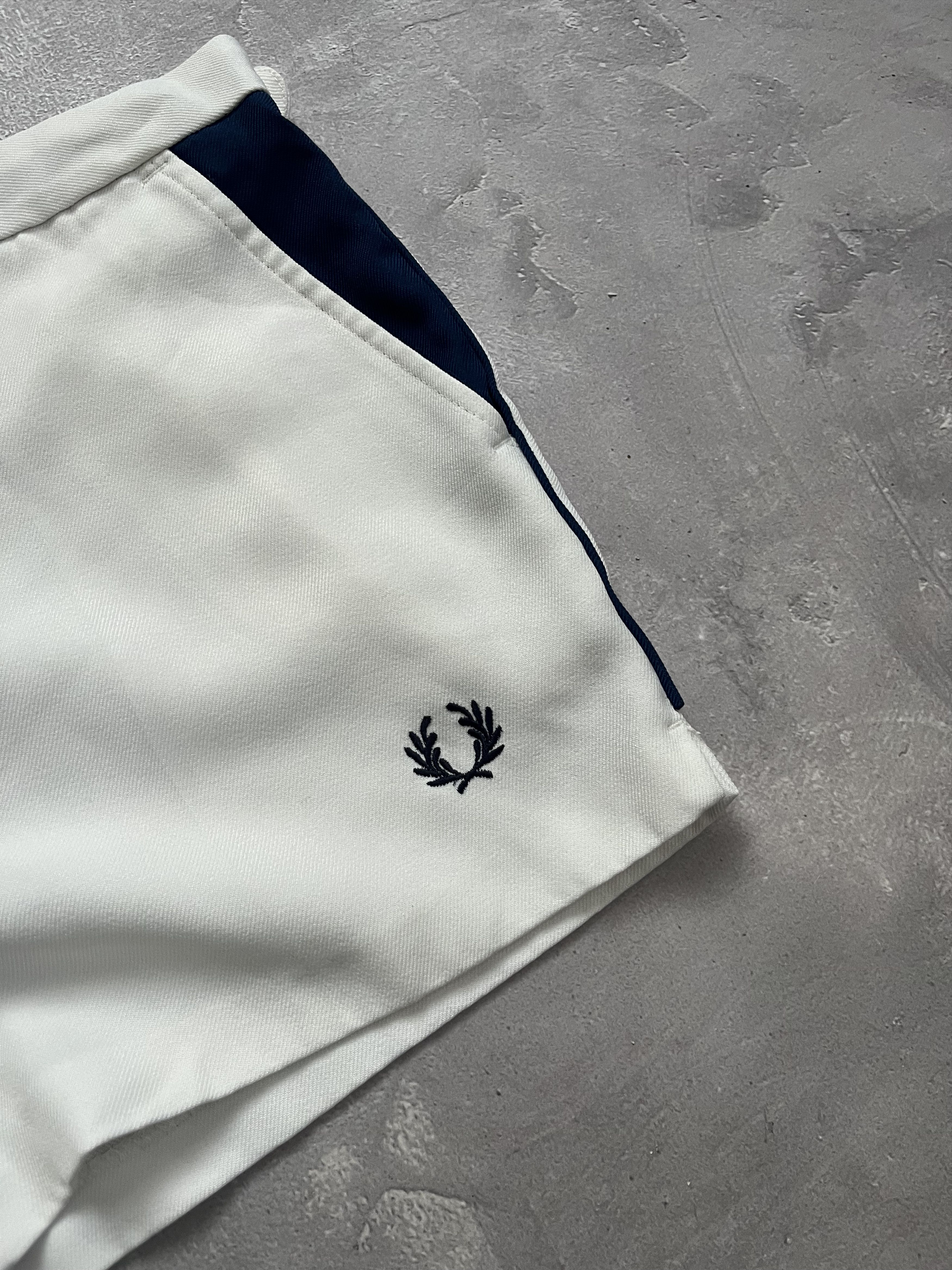 Fred Perry Vintage Fred Perry Shorts Men's Tennis Rare 90s Y2K White Size US 34 / EU 50 - 3 Thumbnail