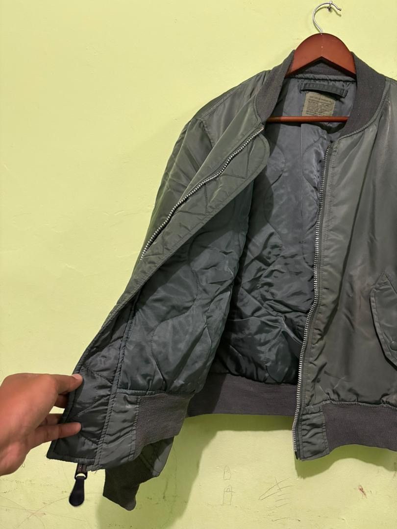 Alpha Industries Vintage 90’s Alpha industries MA-1 Bomber Jacket Design Size US L / EU 52-54 / 3 - 4 Thumbnail