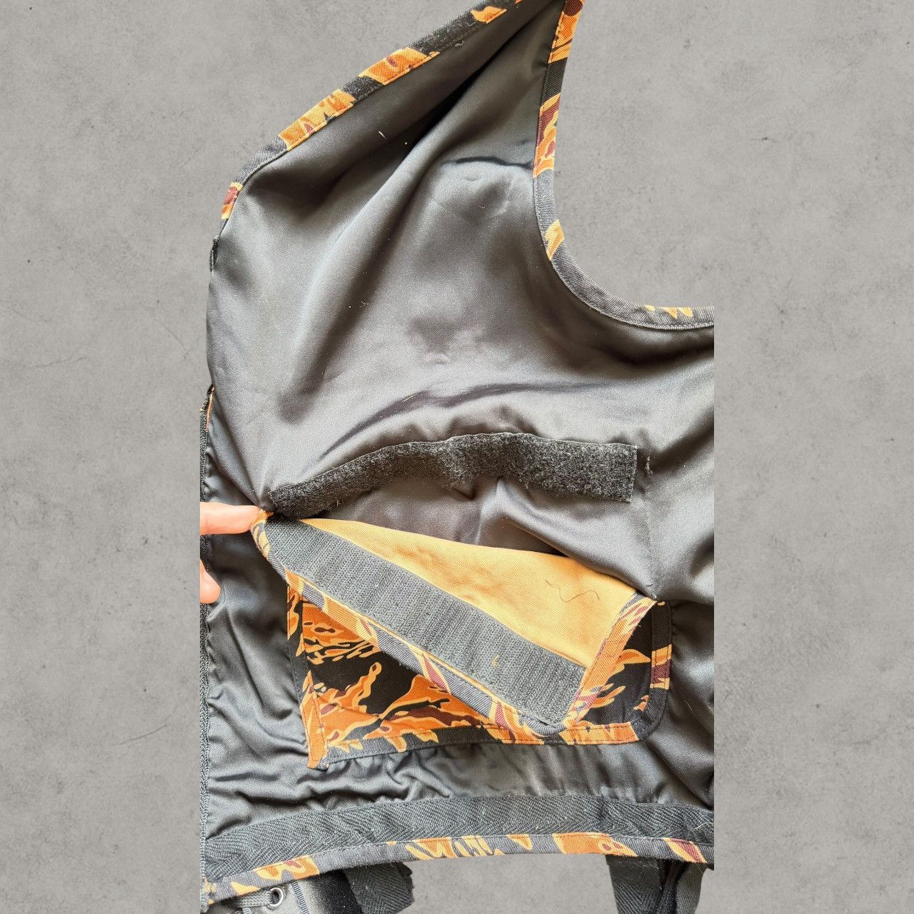 MCM MCM x Phenomenon Orange Black Tactical Camo Vest Sz L Size US L / EU 52-54 / 3 - 8 Thumbnail