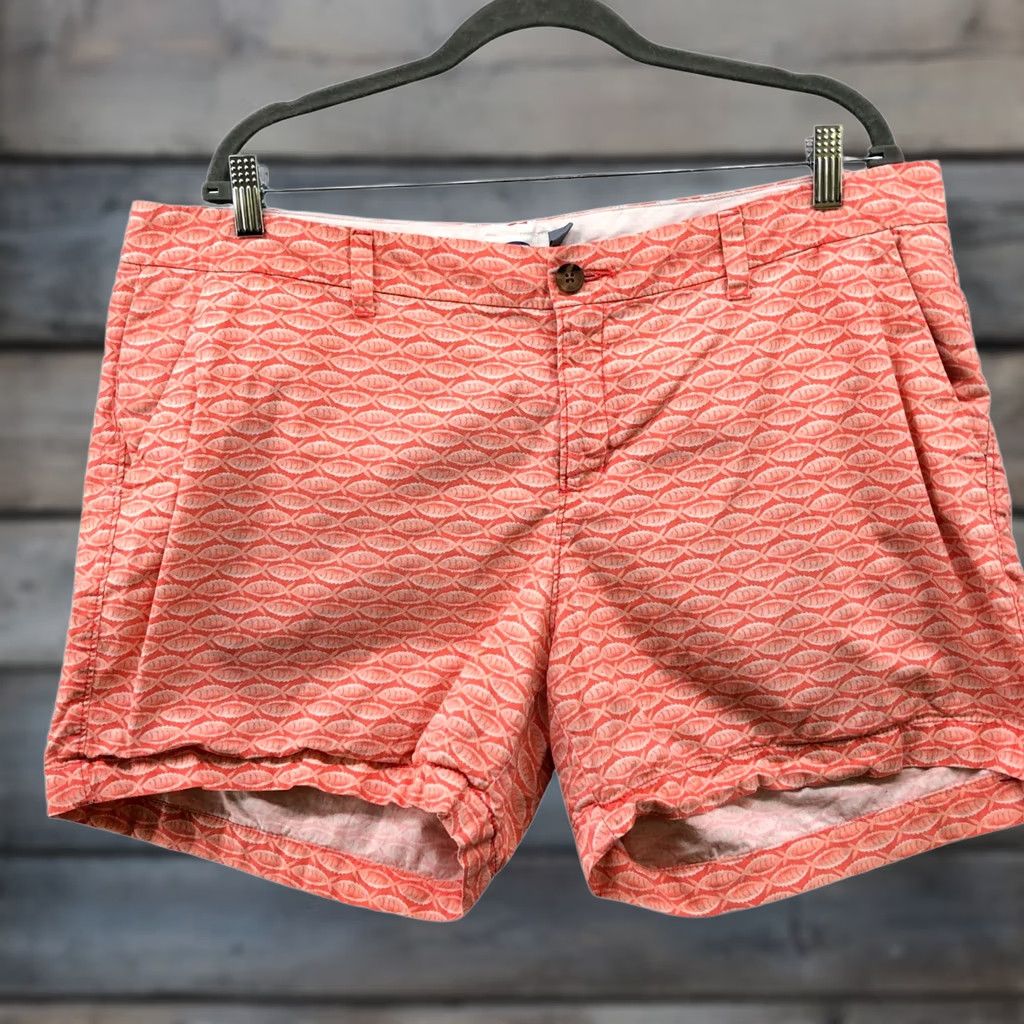 Old Navy Old Navy Chino Shorts Womens 16 Coral Pink Salmon Goldfish Printed Fish Tropical Casual Size 38" / US 16 / IT 52 - 1 Thumbnail