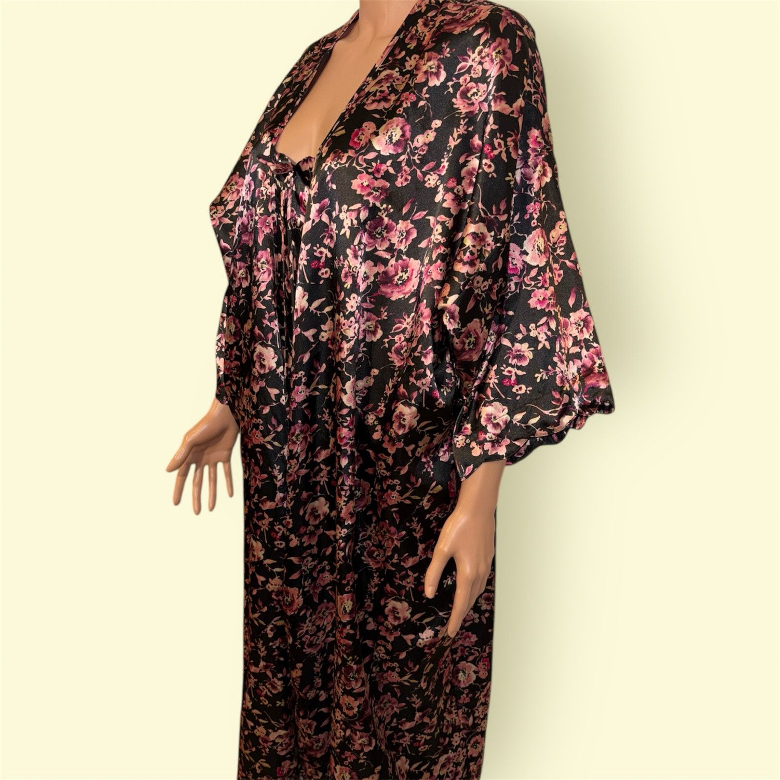 The Unbranded Brand Cacique 2 Piece Floral Satin Robe/Cover Up Size (18-20) Size ONE SIZE - 5 Thumbnail