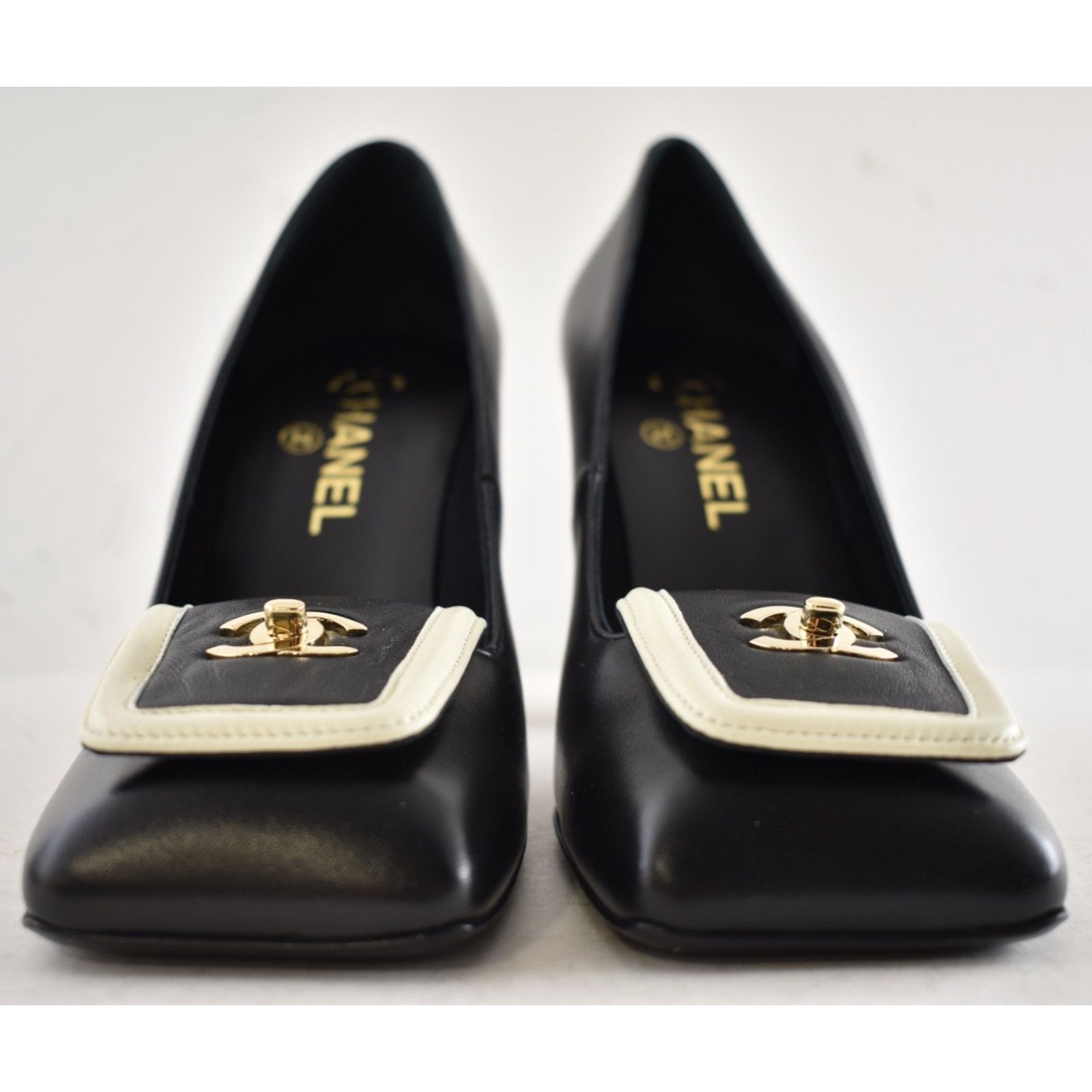 Chanel Chanel Black White Square Toe Turnlock Block Heel Pump 40 Size US 10 / IT 40 - 13 Thumbnail