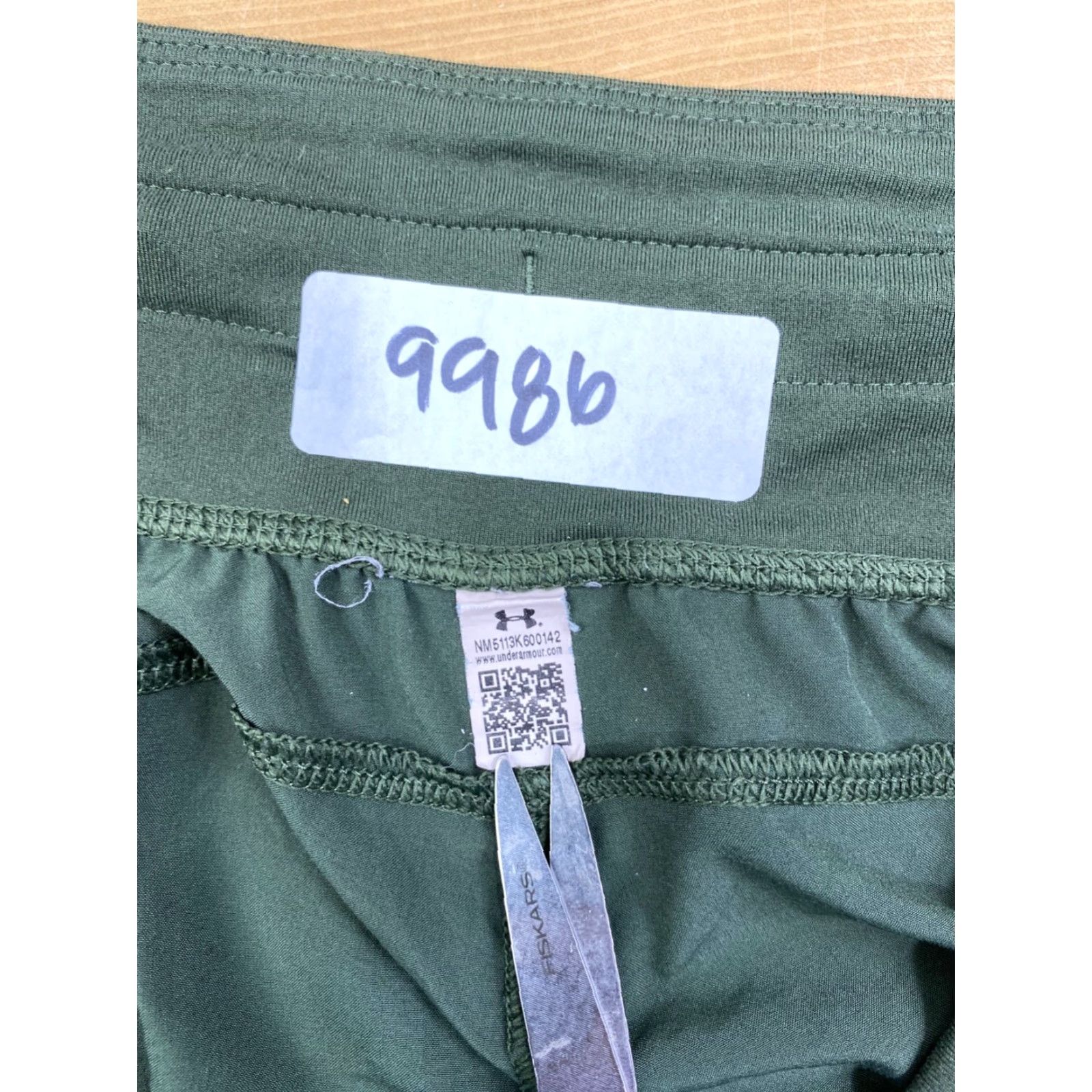 Under Armour Under armour Cropped Pants Womens M Green Drawstring Activewear #9986 Size 32" / US 10 / IT 46 - 2 Thumbnail