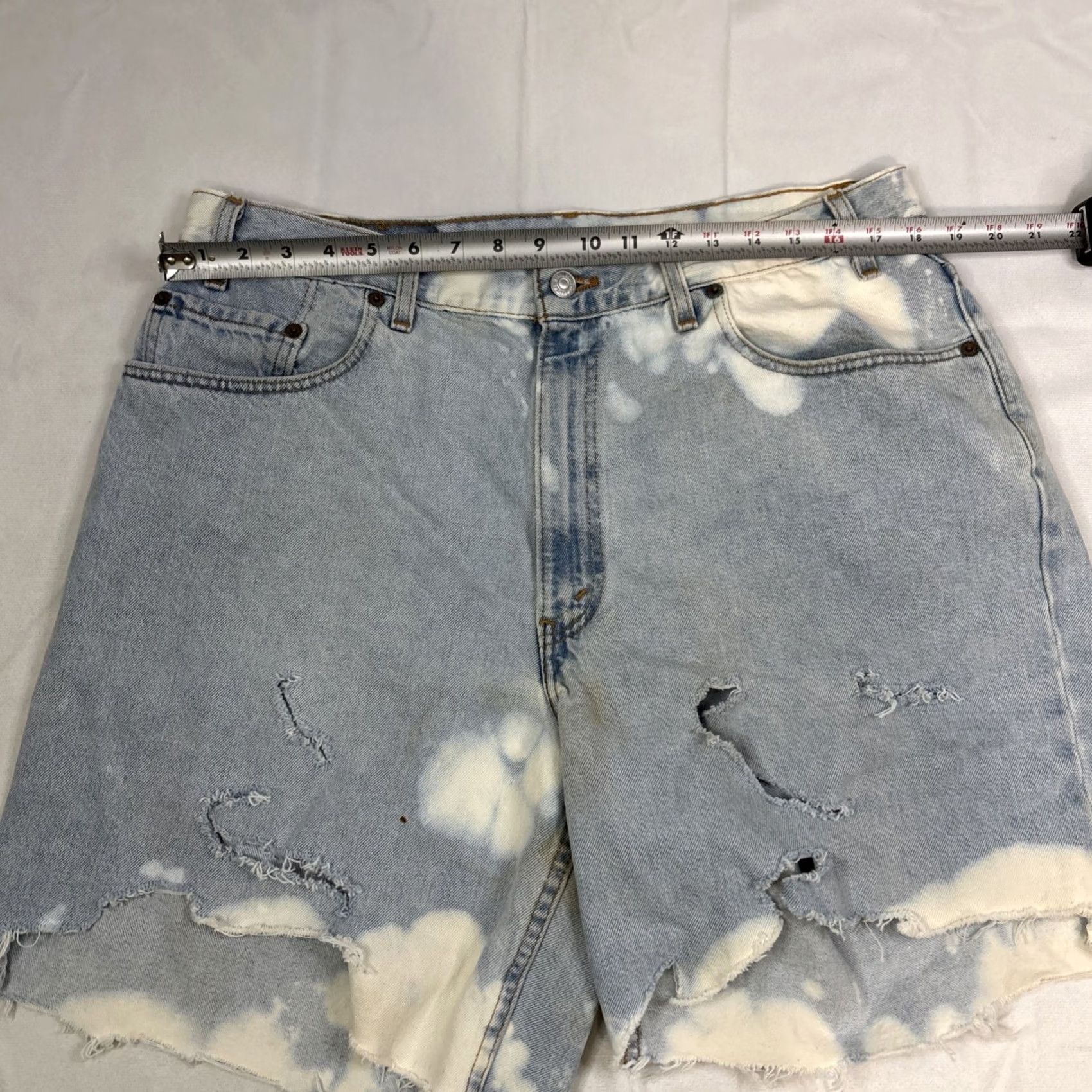 Levi's VINTAGE Levi’s 560 Jean Shorts Men 38W Light Blue Distressed D Size US 38 / EU 54 - 5 Thumbnail