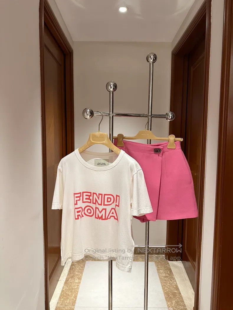 Fendi Fendi Short Sleeve Size M / US 6-8 / IT 42-44 - 1 Thumbnail