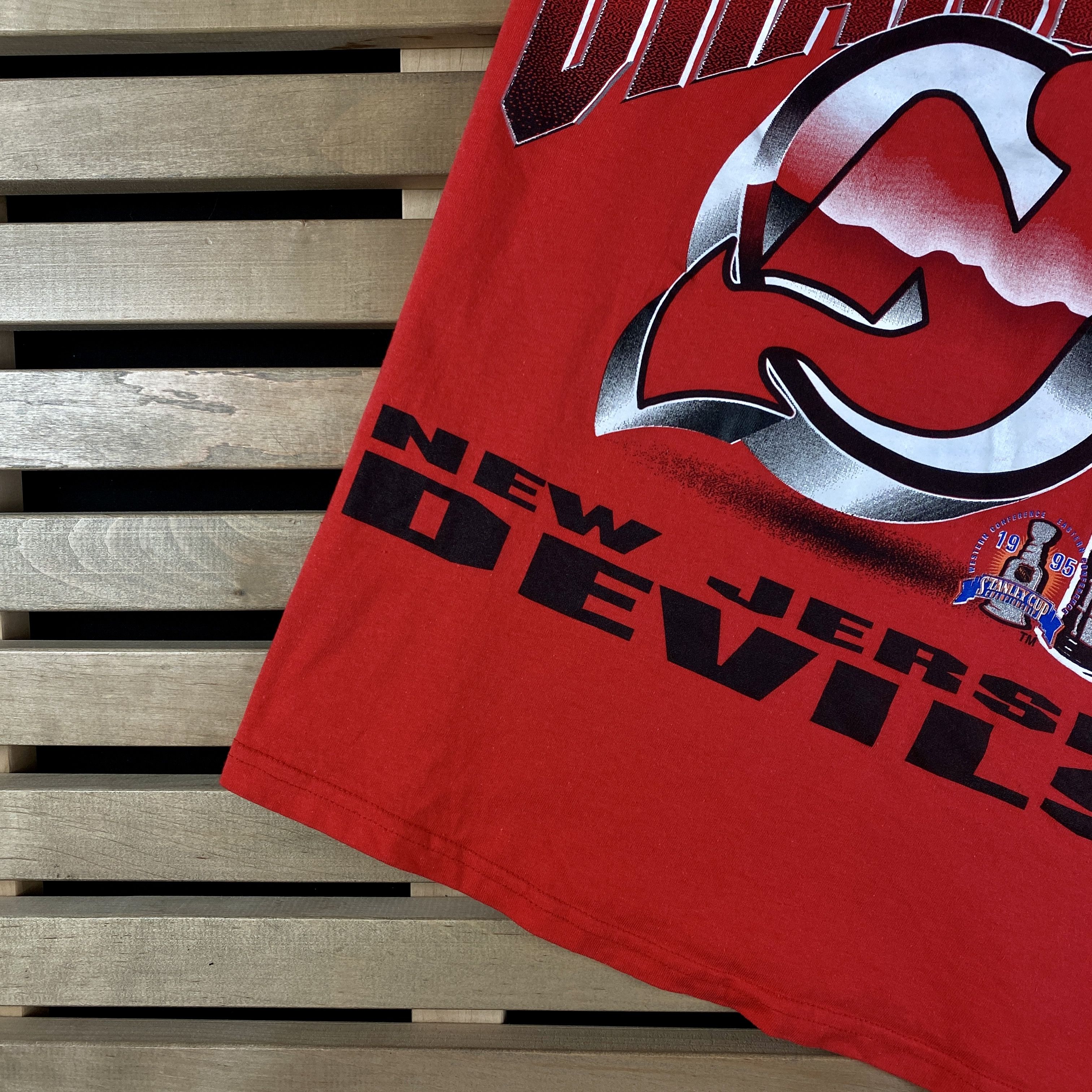 NHL × Vintage Mens Vintage T-Shirt NHL New Jersey Devils 1995 Size L Size US L / EU 52-54 / 3 - 5 Thumbnail