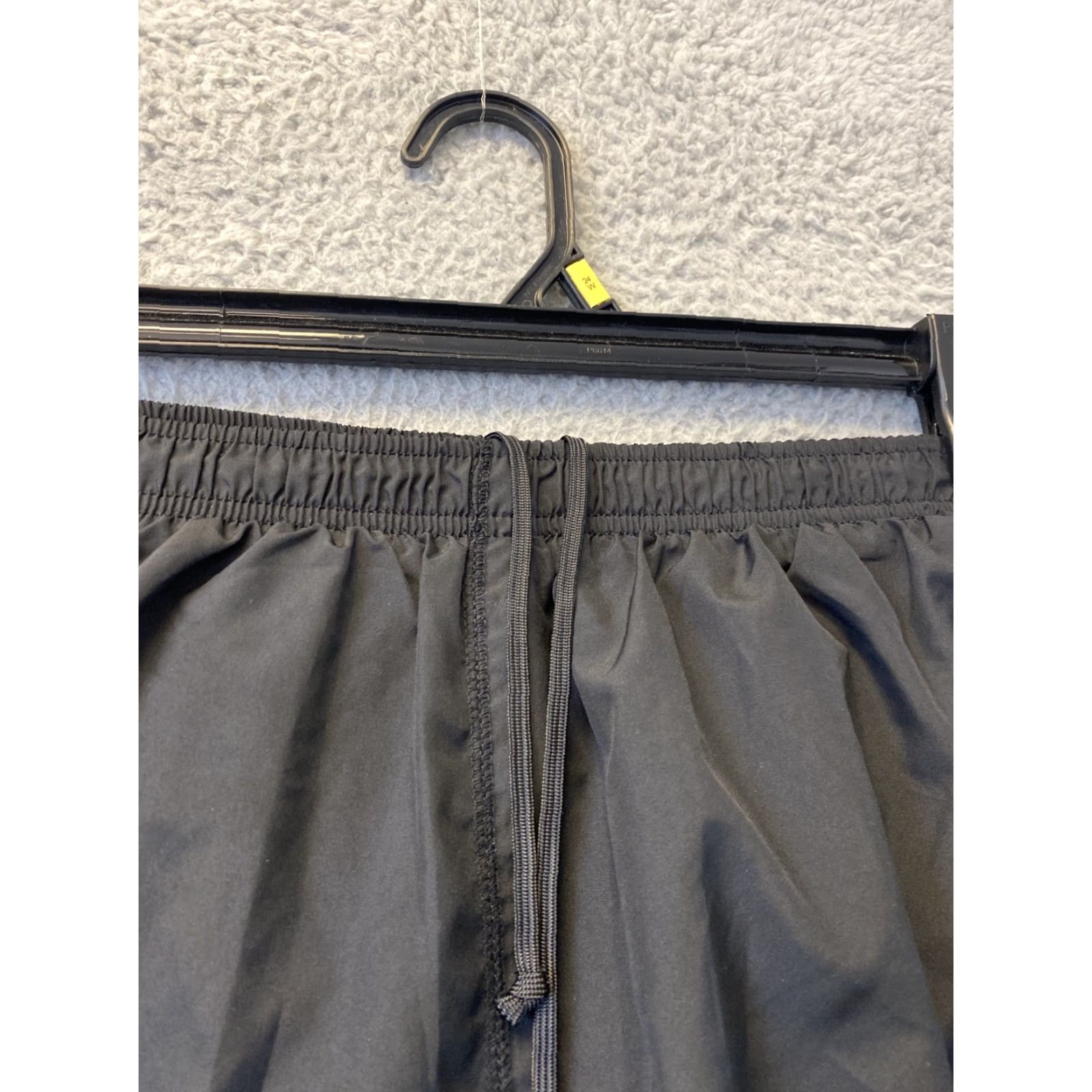 Champion CHAMPION Women Athletic Shorts Size Small Black Qwick-Dry Drawstring Sports Activewear Size 28" / US 6 / IT 42 - 3 Thumbnail