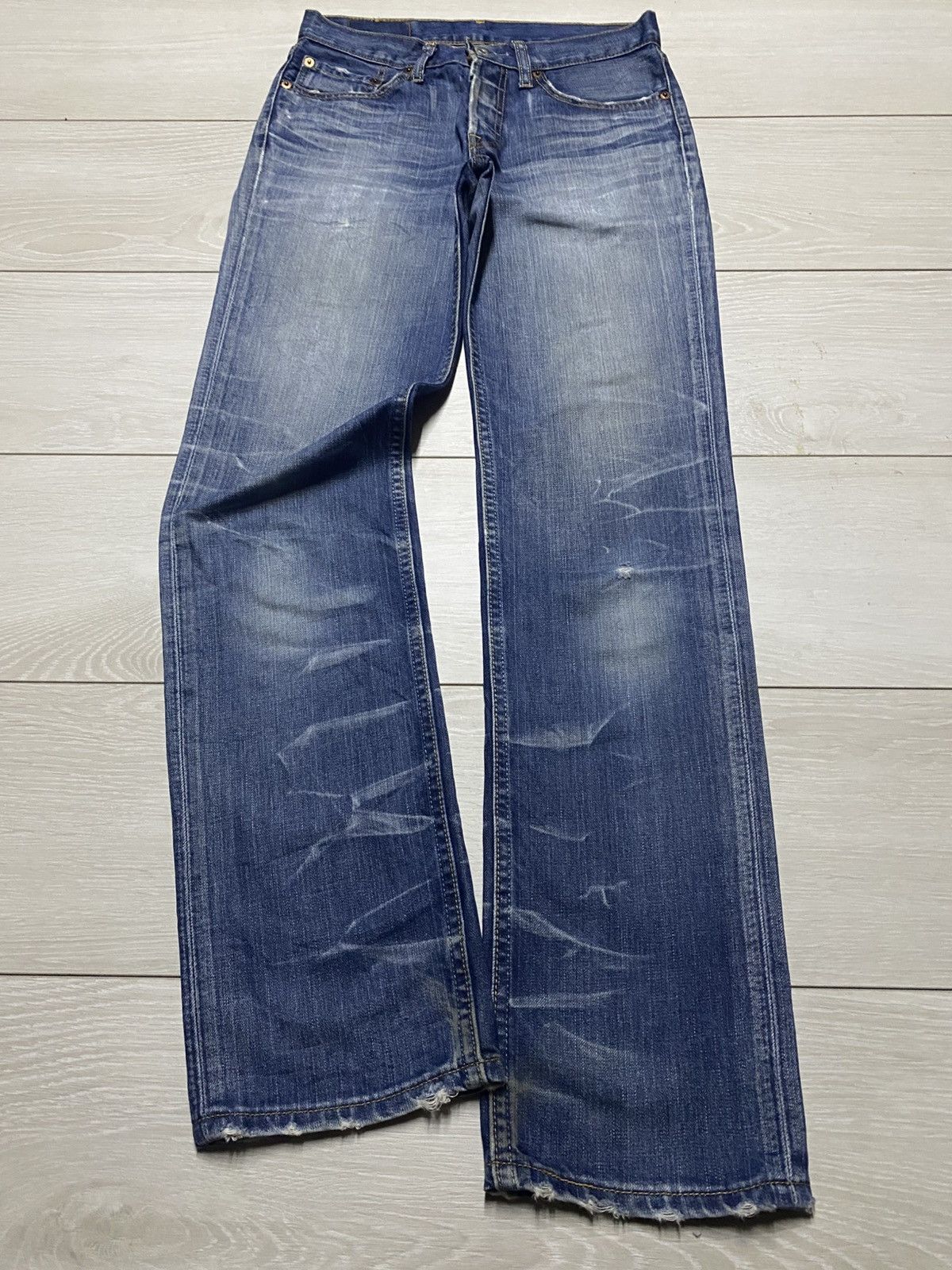 Levi's Vintage Levis 501 Blue Wash Distressed ButtonFly Jeans Size US 28 / EU 44 - 1 Thumbnail