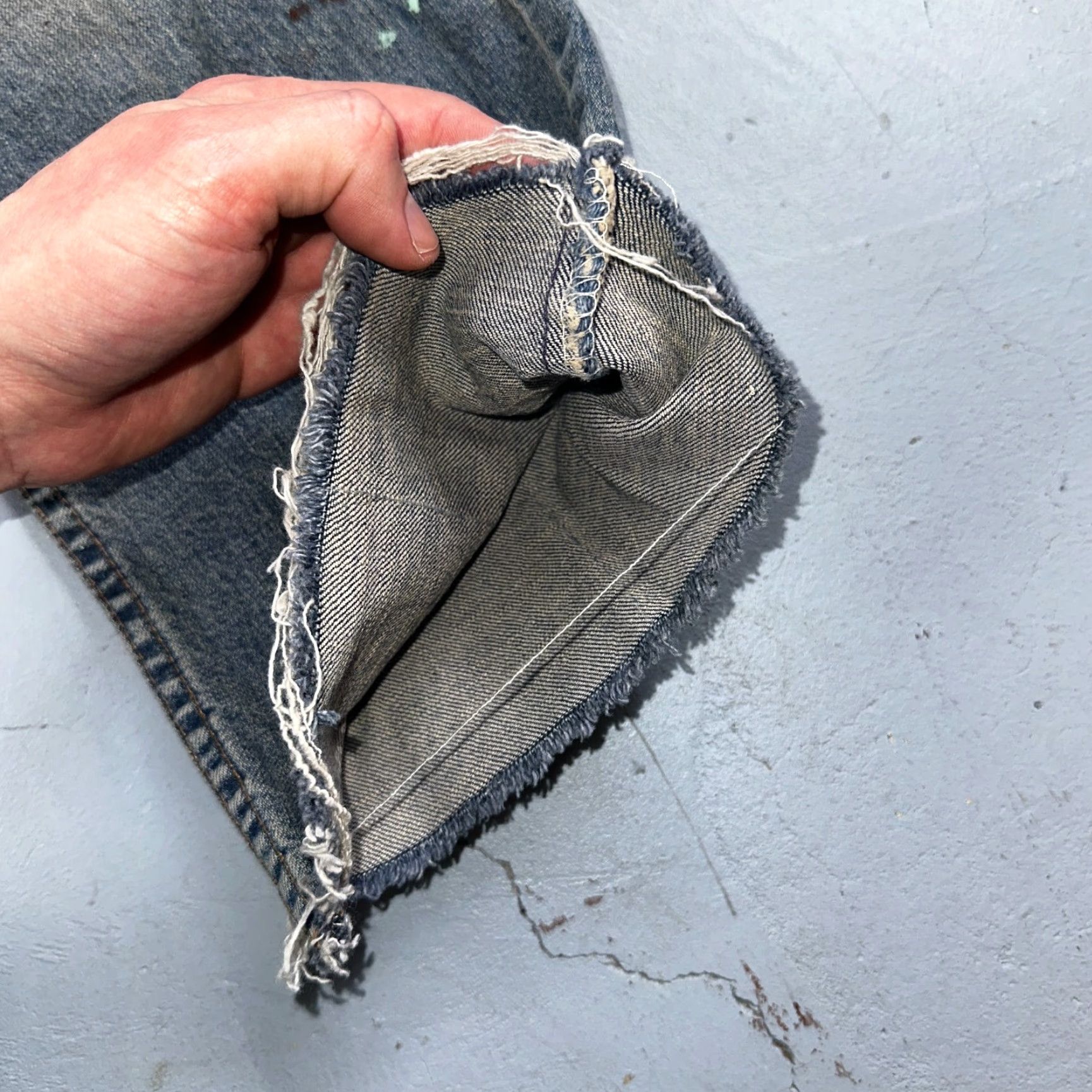 Levi's VINTAGE Levi's 505 Jeans Blue 90s USA 36x36 Regular Mens Straight Classic Med Wash 36in Inseam 501 Series XX Thrashed Denim Cotton Size US 36 / EU 52 - 4 Thumbnail