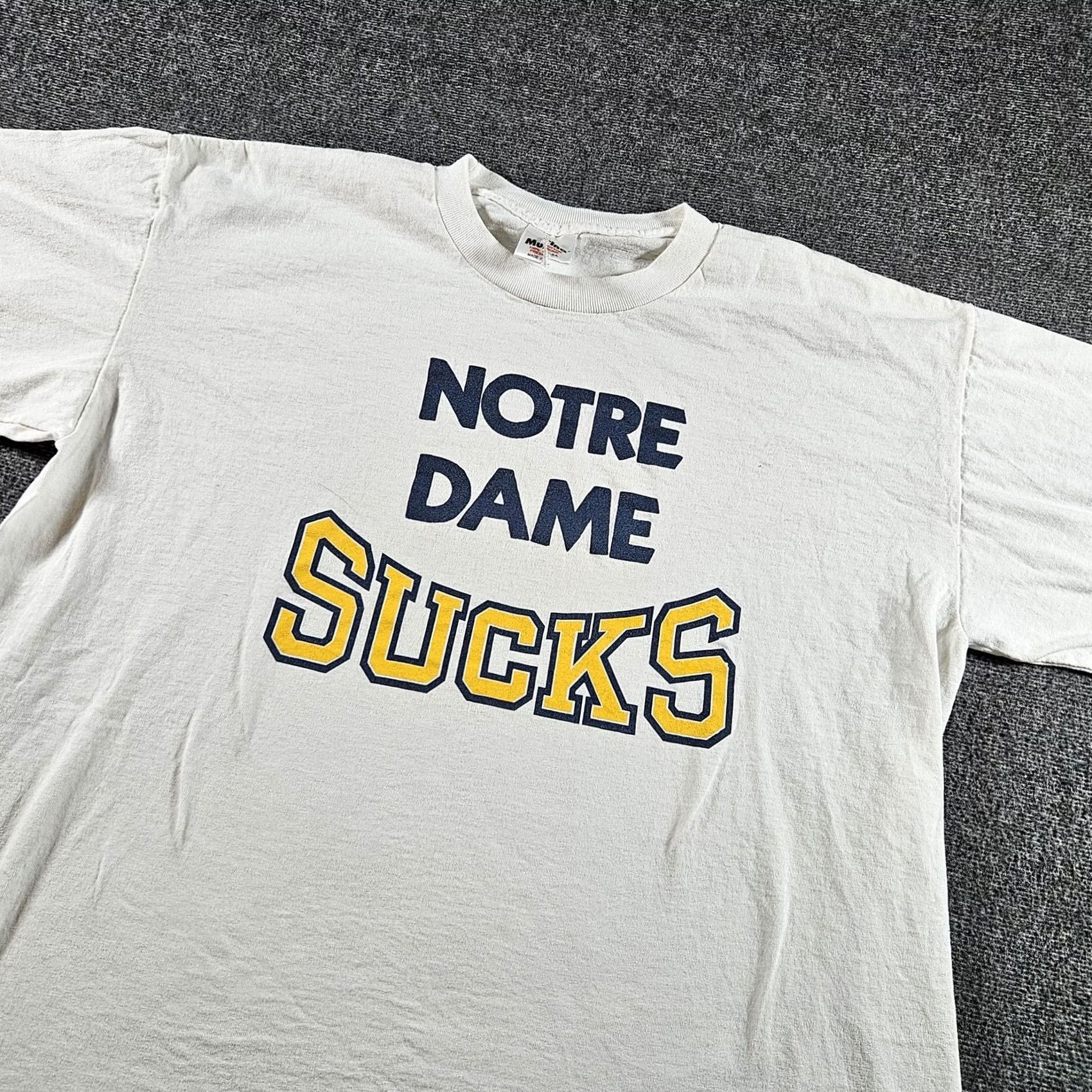 Vintage VINTAGE Murina Notre Dame Sucks Shirt Mens XL White Short Sleeve Graphic Print Crew Neck Cotton College Sports Funny 90s Mens Size US XL / EU 56 / 4 - 3 Thumbnail