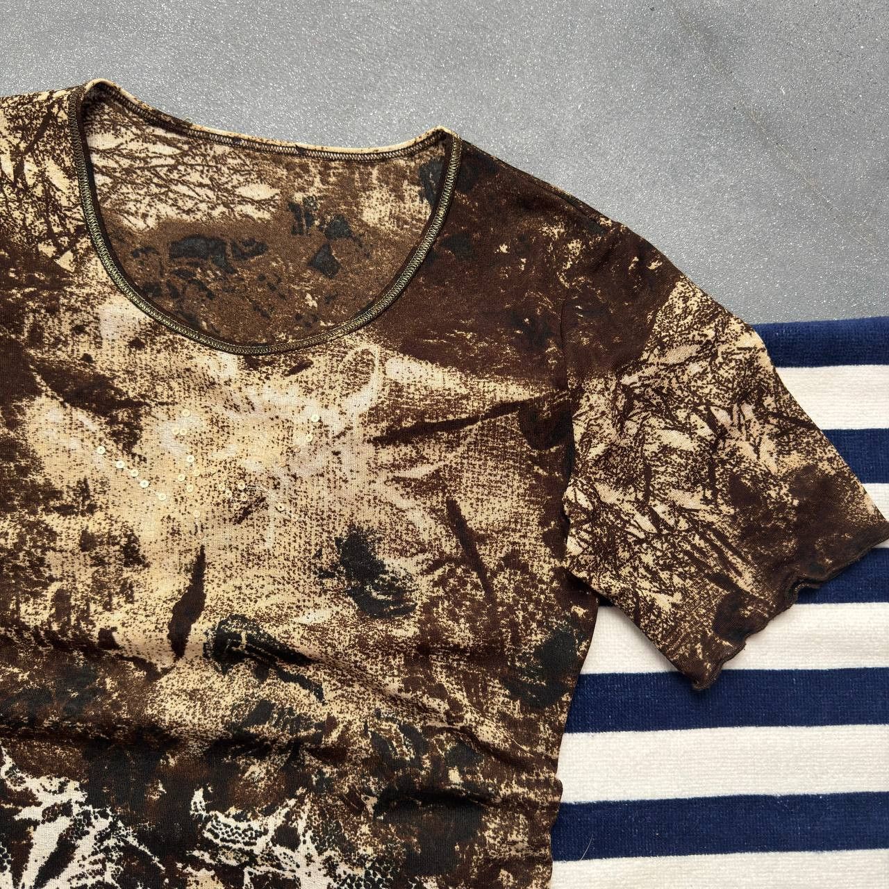 Japanese Brand × Vintage Amazing Vintage Avant Garde T-Shirt Size M / US 6-8 / IT 42-44 - 4 Thumbnail
