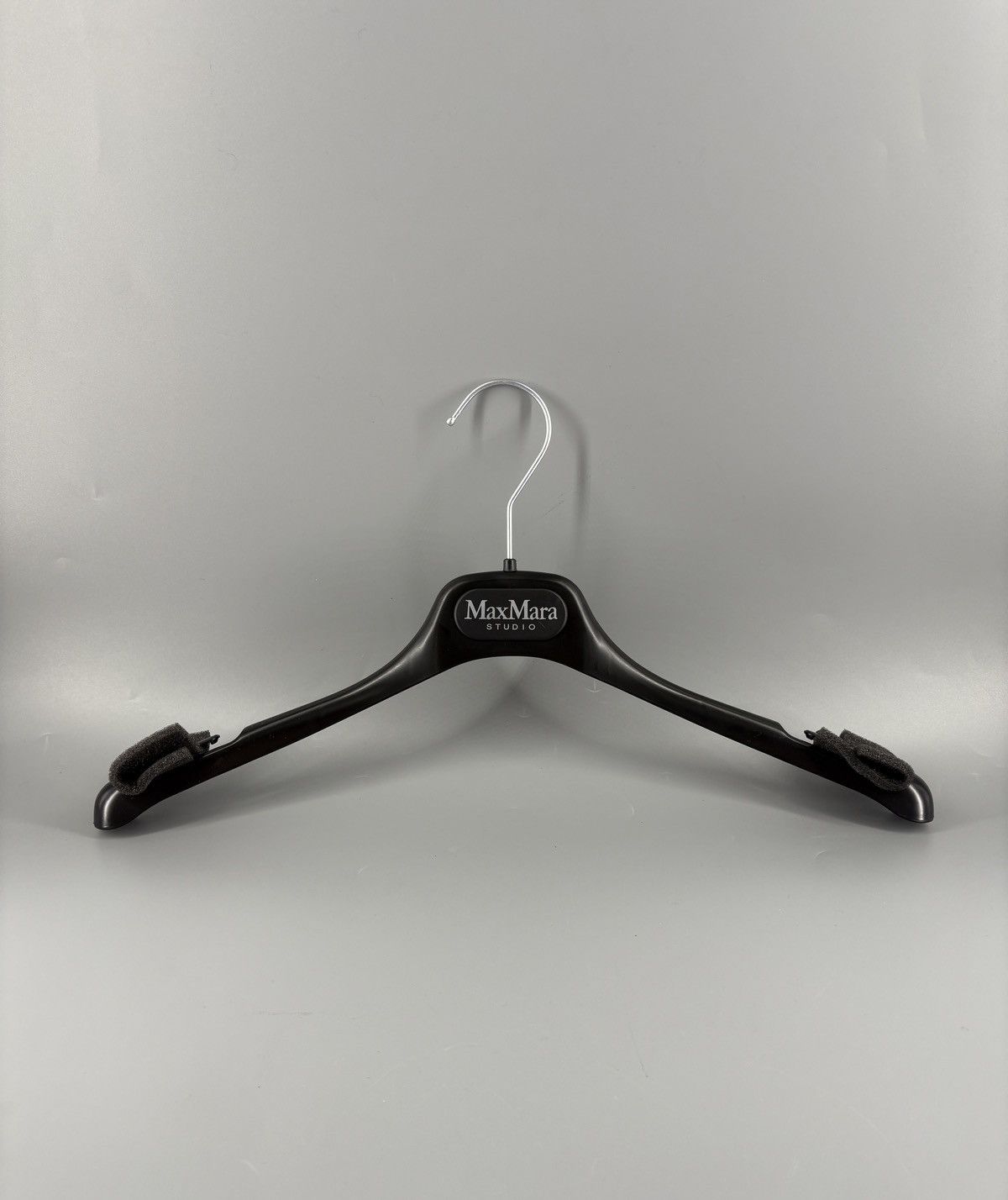 Max Mara Max Mara Designer Logo Hanger Size ONE SIZE - 1 Thumbnail
