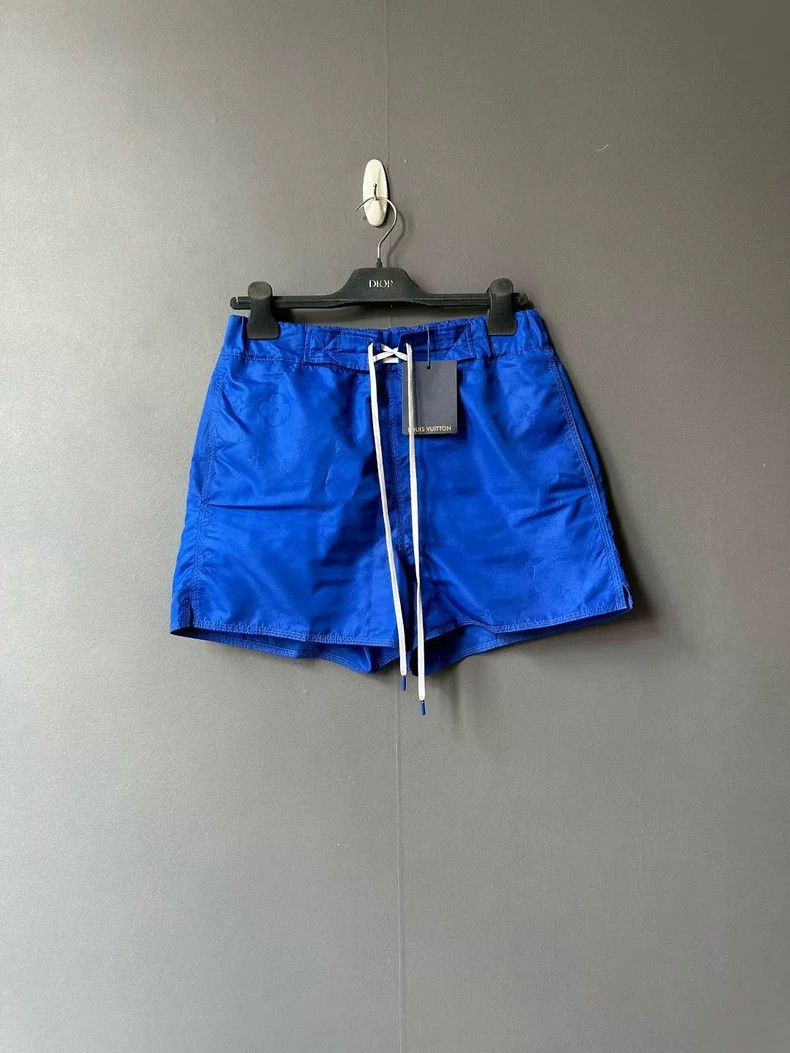 Louis Vuitton Louis Vuitton size s Dark-striped shorts Size US 28 / EU 44 - 1 Thumbnail