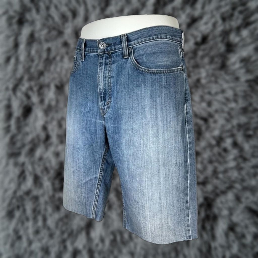 Levi's Levi's 559 Shorts Mens 36 Blue Medium Wash Relaxed Fit Bermuda Denim Casual Inseam 12 in Size US 36 / EU 52 - 1 Thumbnail