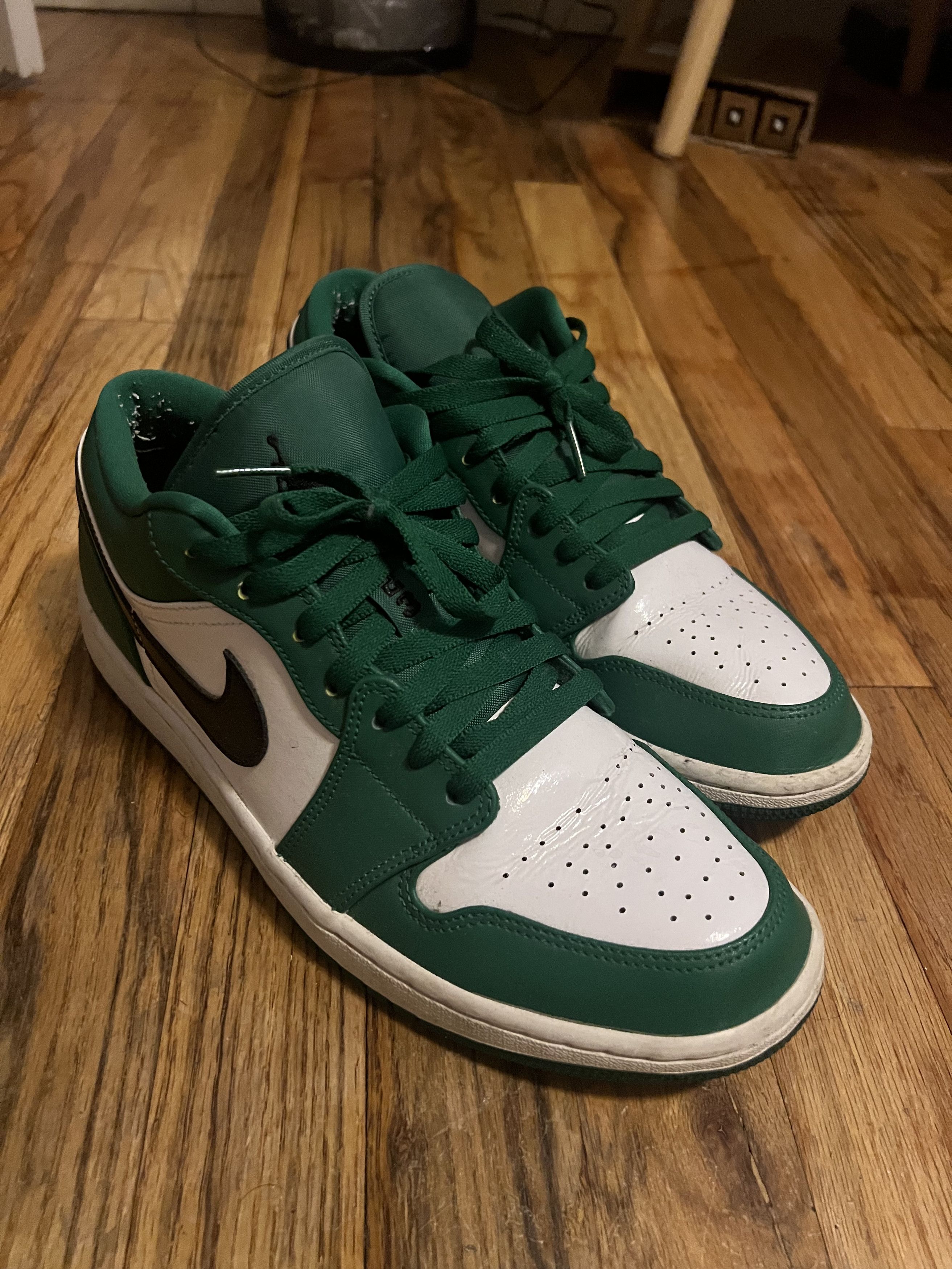 Jordan Brand Nike Jordan 1 Low Pine Green Size US 10 / EU 43 - 1 Thumbnail
