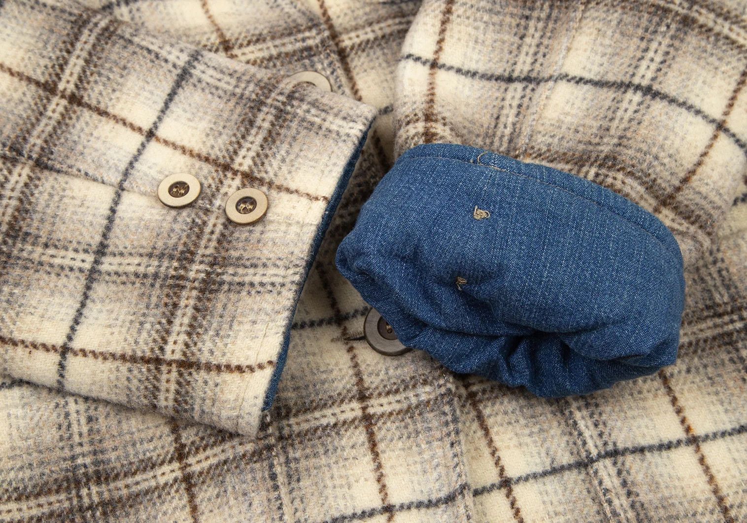Armani Check Wool Blend Jacket in Cream, Size 42 Size US XXS / EU 40 - 7 Thumbnail