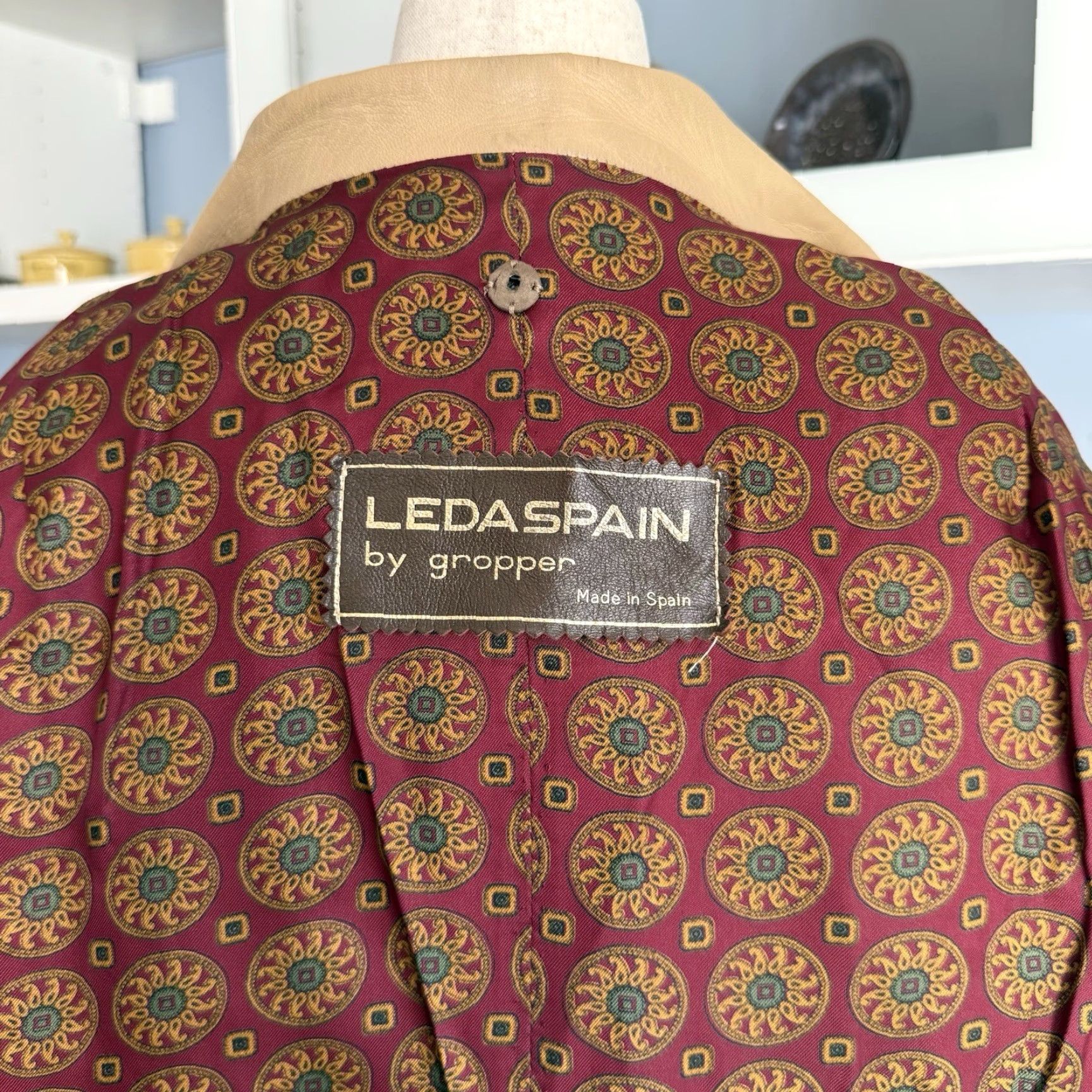Vintage VINTAGE Leda Spain Gropper Leather Coat Jacket Beig e Belted Trench 1970s M/L Coat Mens Womens Size M / US 6-8 / IT 42-44 - 6 Thumbnail