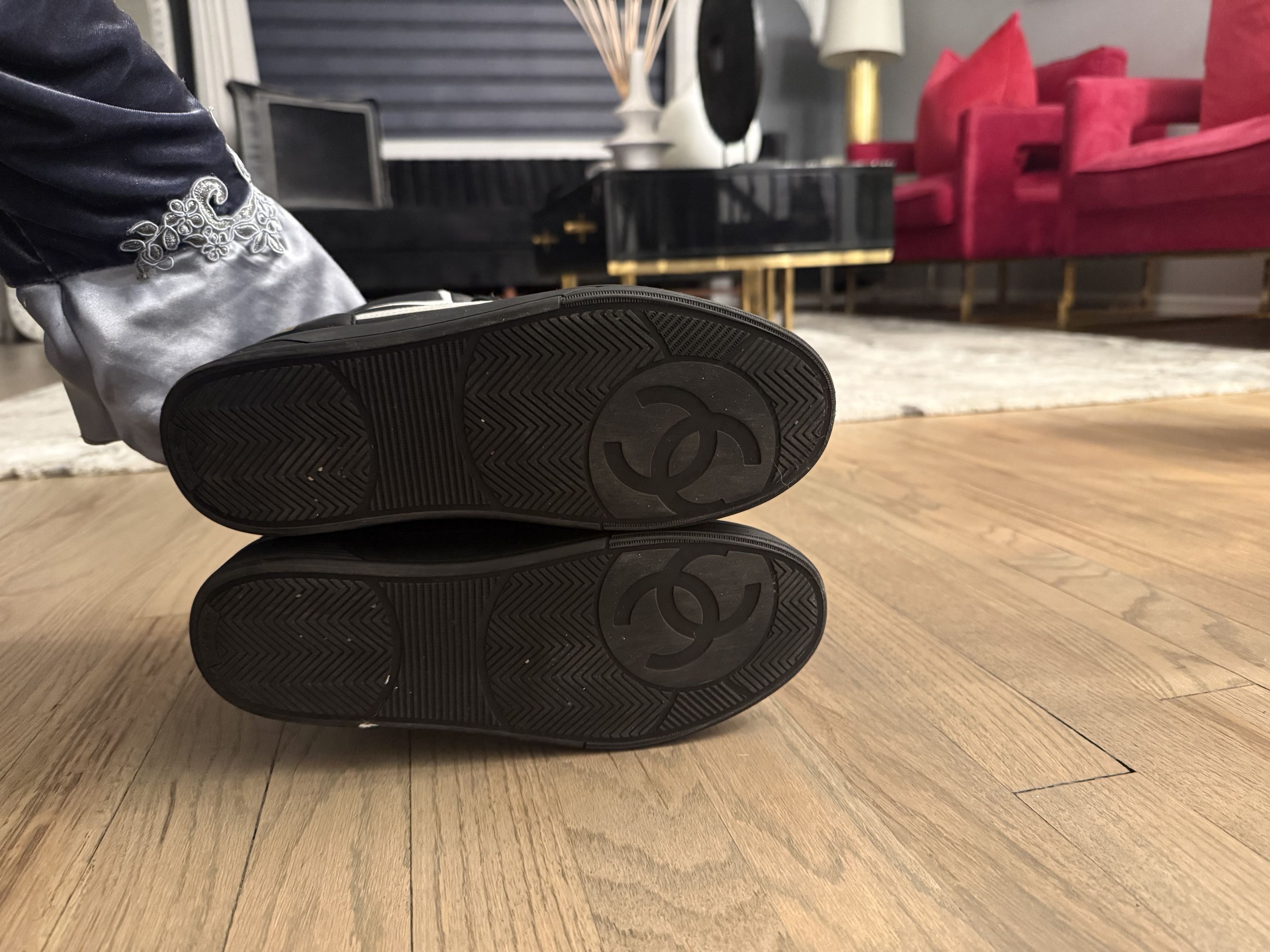 Chanel Chanel CHANEL Coco Mark High-top Sneakers in Black Size US 9.5 / IT 39.5 - 2 Thumbnail