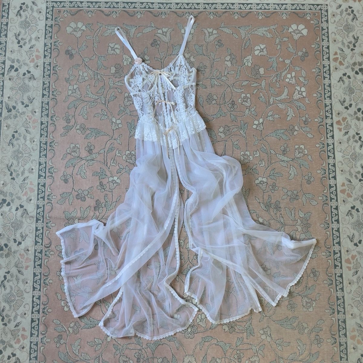 Other Frederick’s of Hollywood 90s White Lace Lingerie Gown (XS–M) Size M / US 6-8 / IT 42-44 - 15 Thumbnail