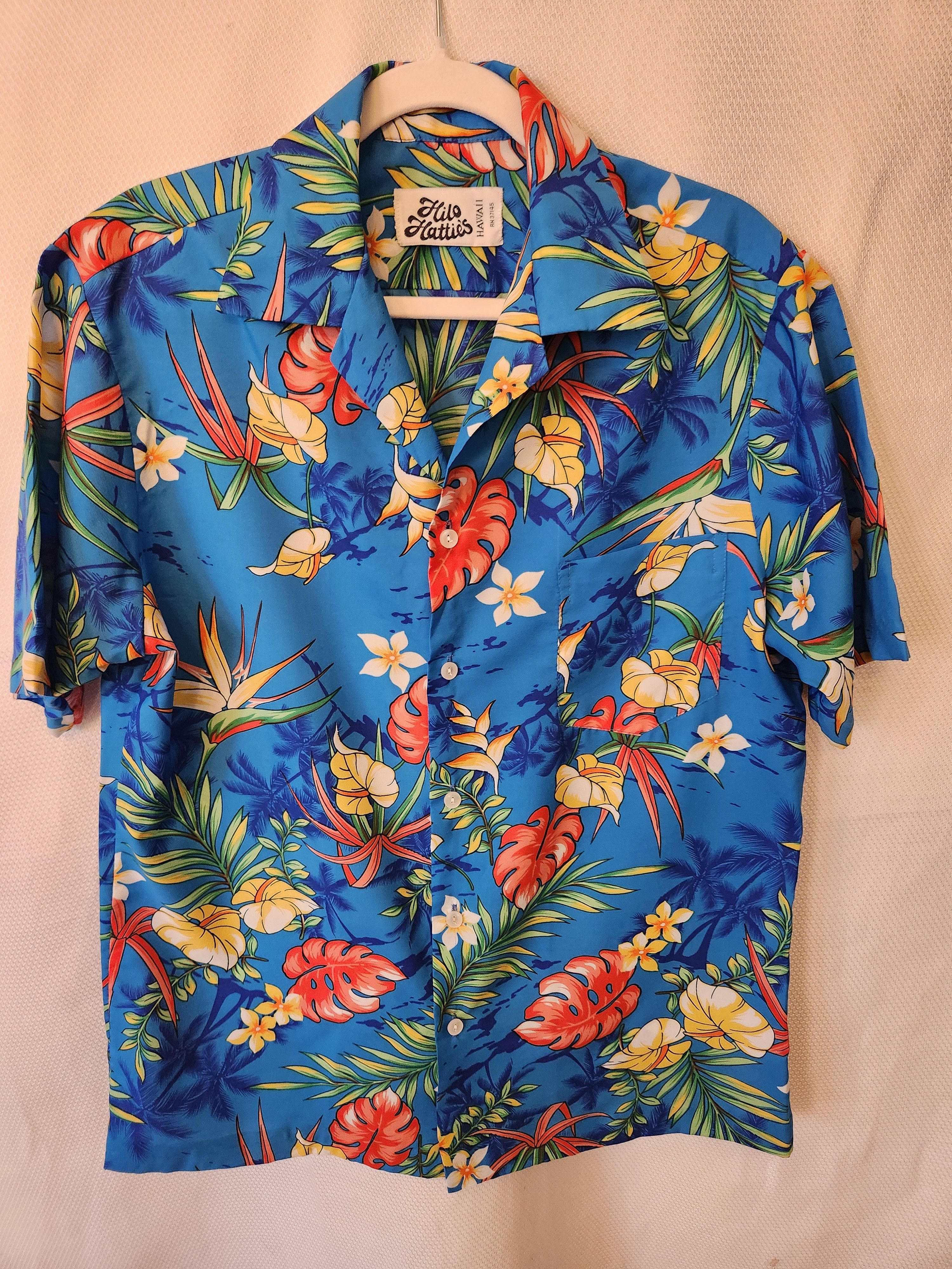 Hilo Hattie Vintage 100% Polyester Hawaiian Floral Camp Shirt Size US M / EU 48-50 / 2 - 1 Thumbnail