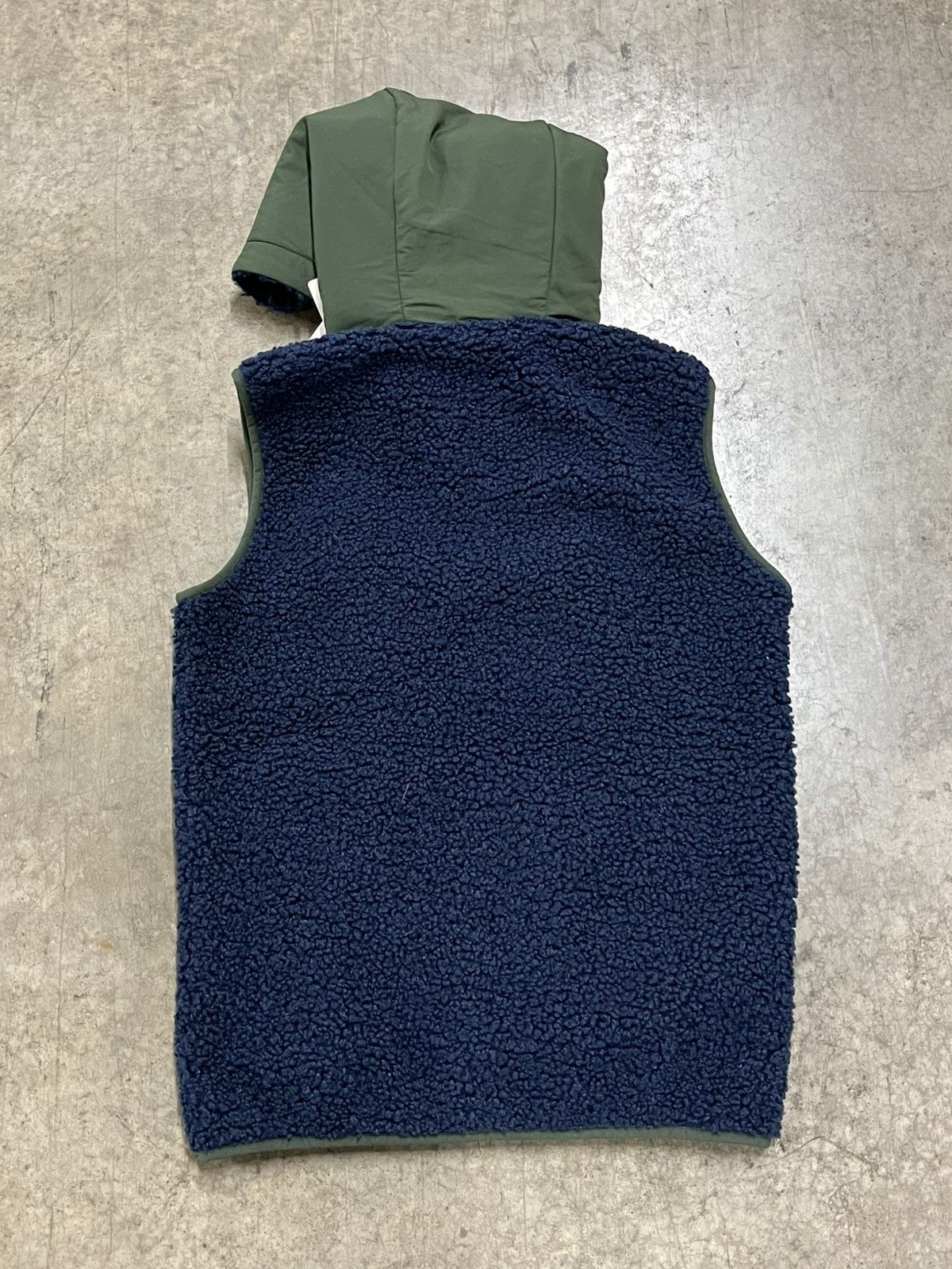 JW Anderson × Uniqlo JW Anderson Uniqlo deep pile hooded vest NWT gorpcore hype Size US XXS / EU 40 - 8 Thumbnail