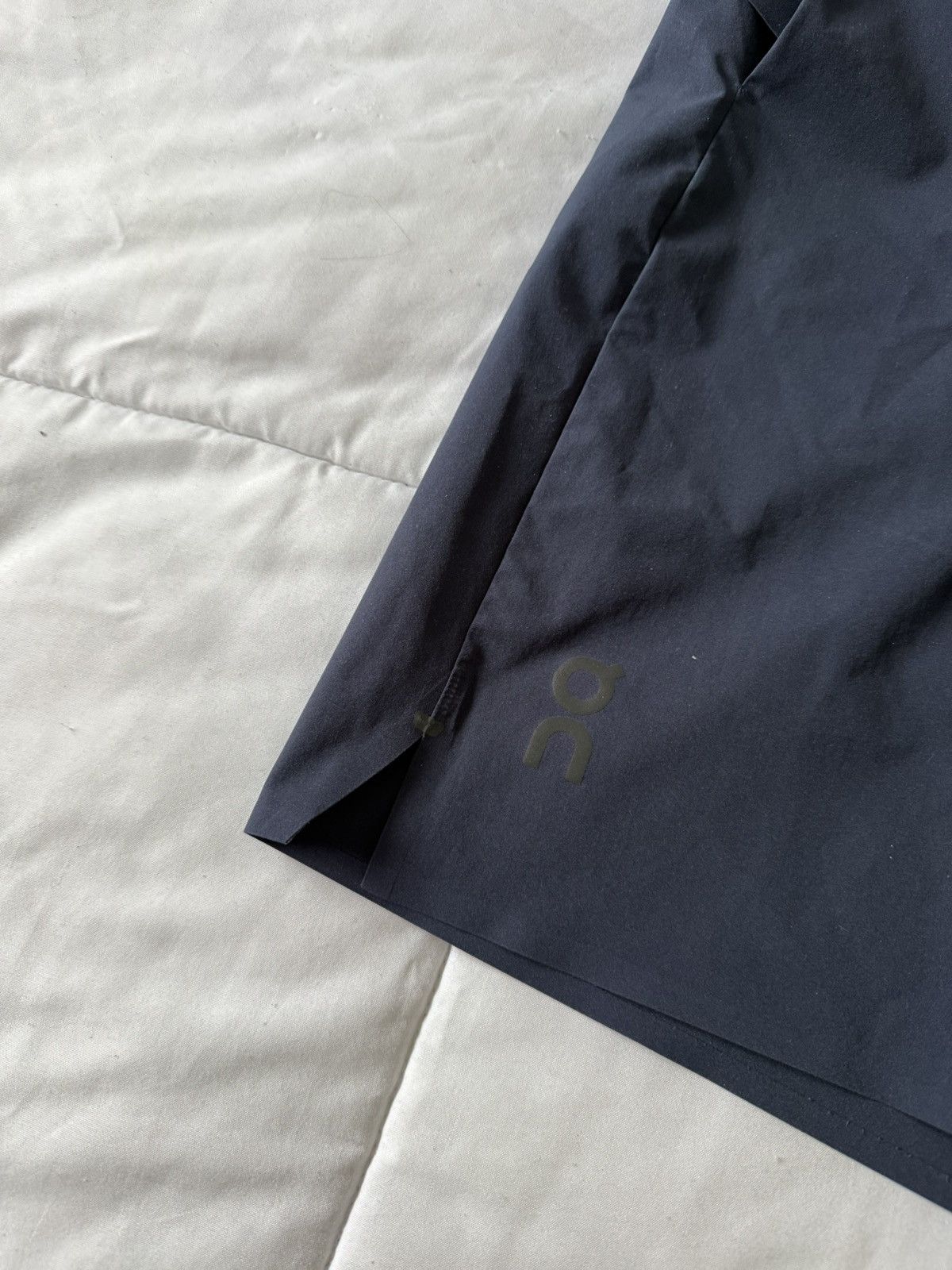 On ON Cloud Hybrid Shorts Navy Size US 34 / EU 50 - 5 Thumbnail