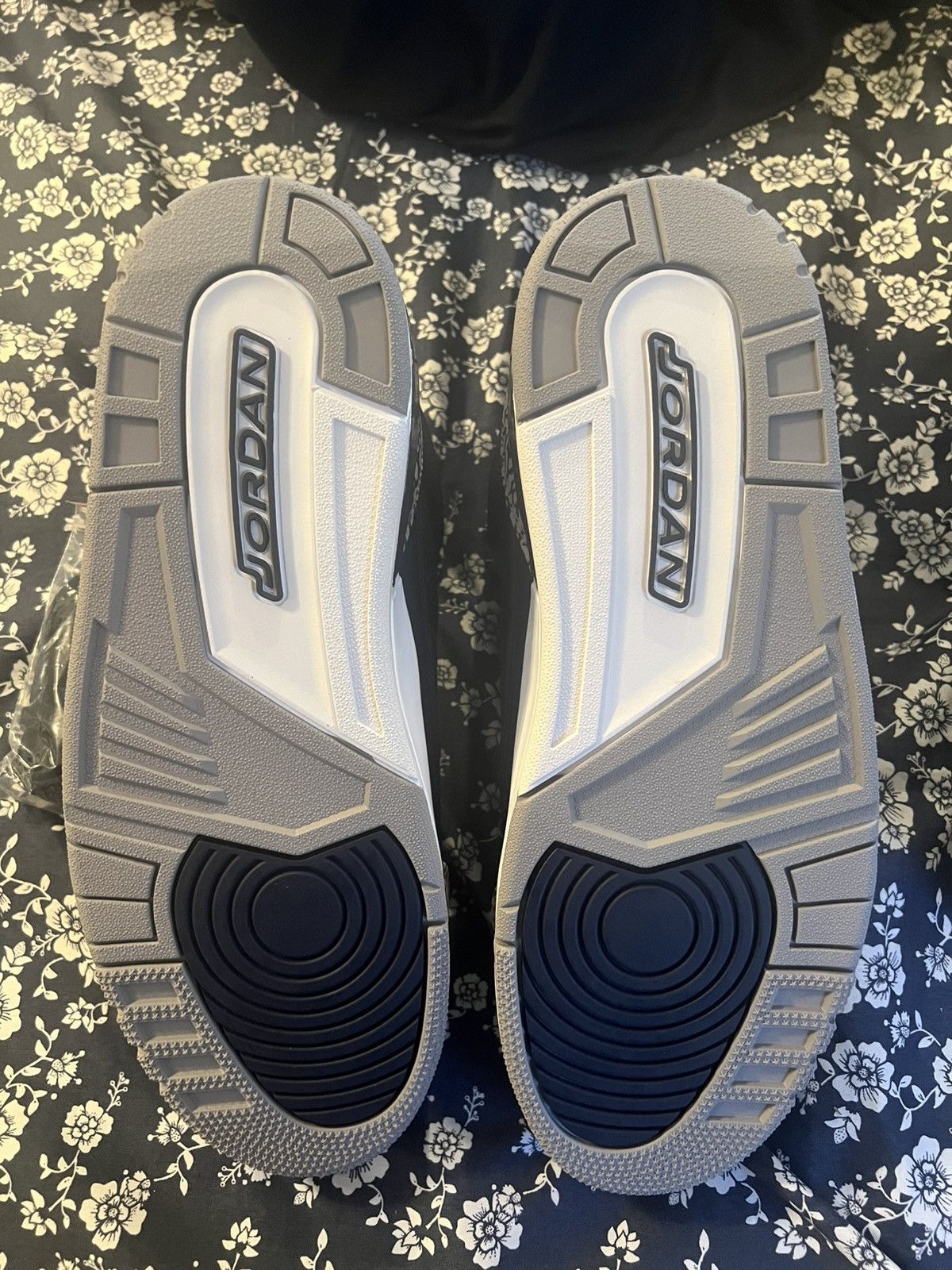 Nike Jordan 3 Retro Georgetown Size US 11.5 / EU 44-45 - 5 Thumbnail