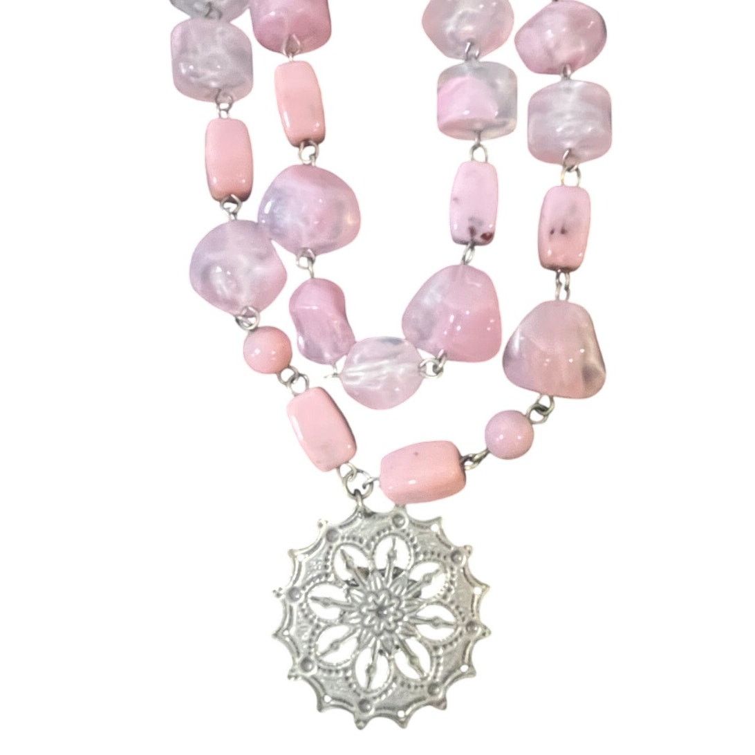 Other Vtg Rose Glass Bead Necklace Silver-tone Filigree Pendant Size ONE SIZE - 1 Thumbnail