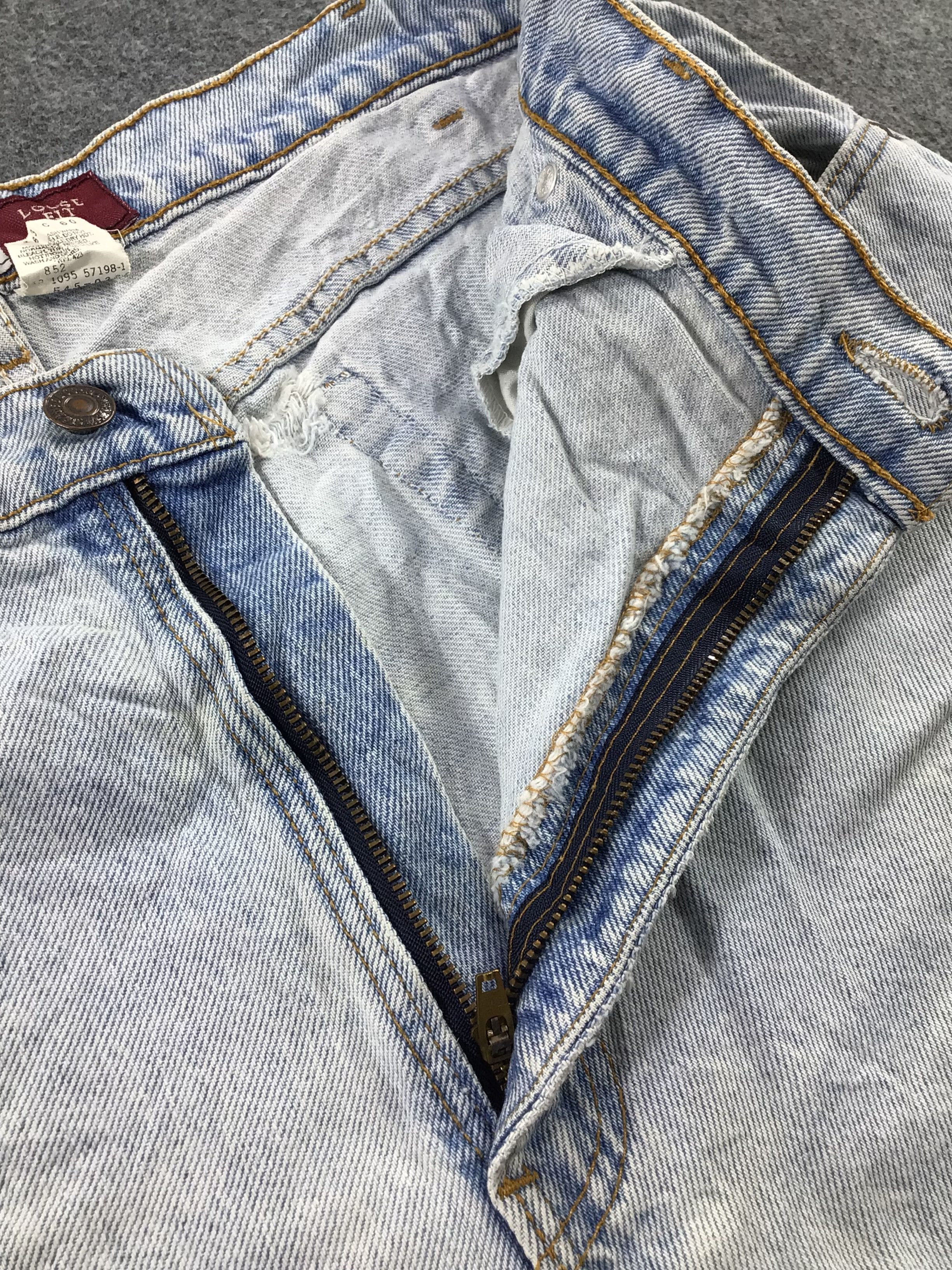 Levi's Vintage Levi's Jeans 545 Loose Fit Light Wash Denim KJ279 Size US 37 - 7 Thumbnail