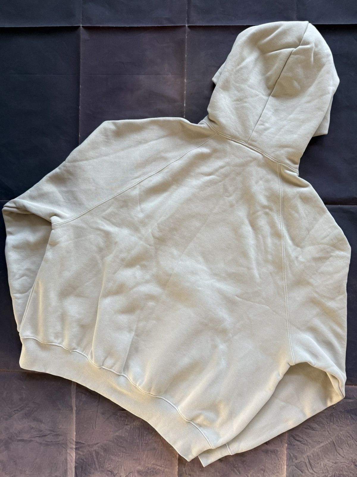 Essentials × FOG × Fear of God Fear of God Essentials 1977 Logo Wheat Pullover Hoodie sz XS Size US XS / EU 42 / 0 - 3 Thumbnail