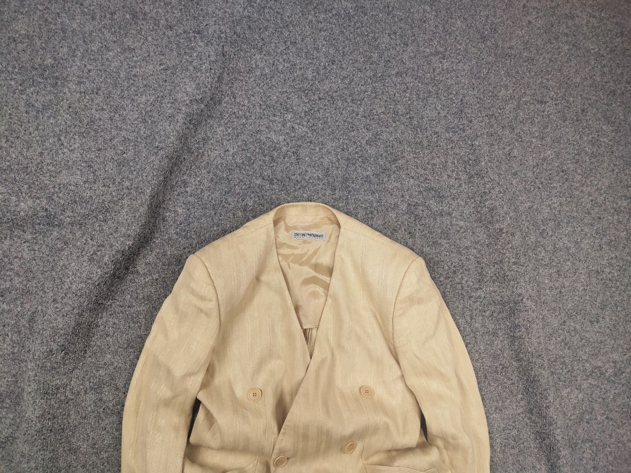 Emporio Armani Vintage Emporio Armani Linen Beige and V-neck Blazed Jacket Size M / US 6-8 / IT 42-44 - 2 Thumbnail