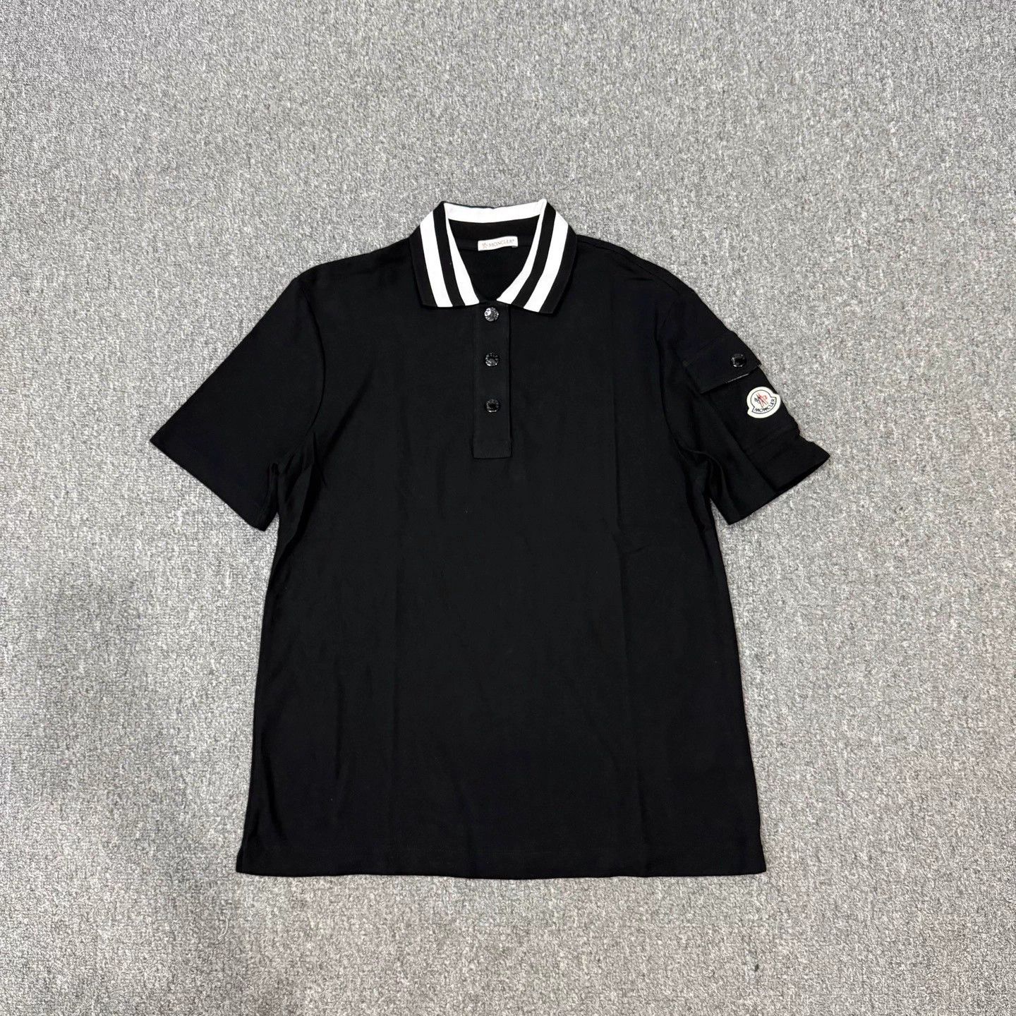 Moncler Moncler Black Arm Pocket Logo SS Polo S 99new Size US S / EU 44-46 / 1 - 1 Thumbnail