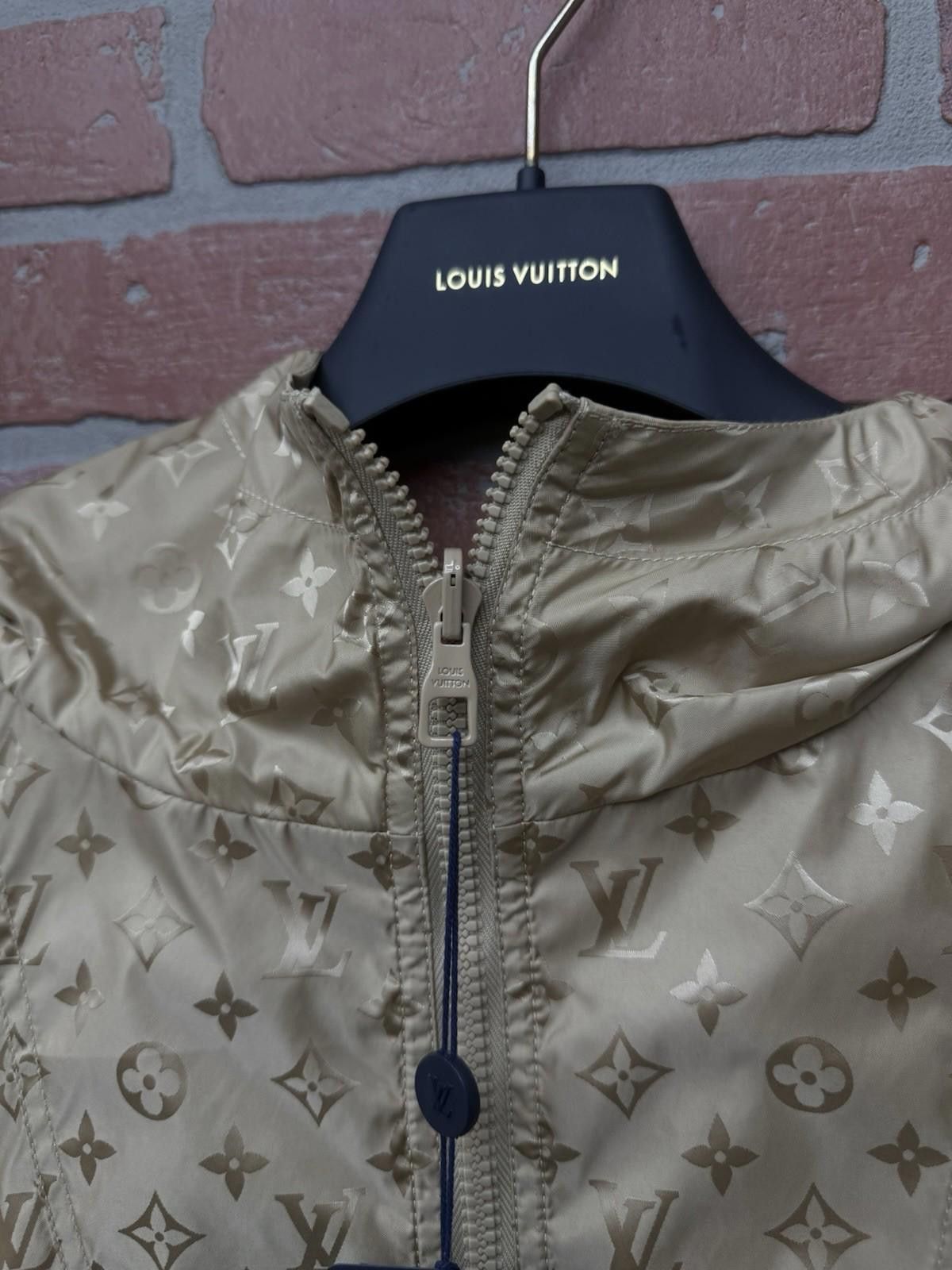 Louis Vuitton Louis Vuitton Gold Monogram Reversible Windbreaker $3000 NEW Size US L / EU 52-54 / 3 - 7 Thumbnail