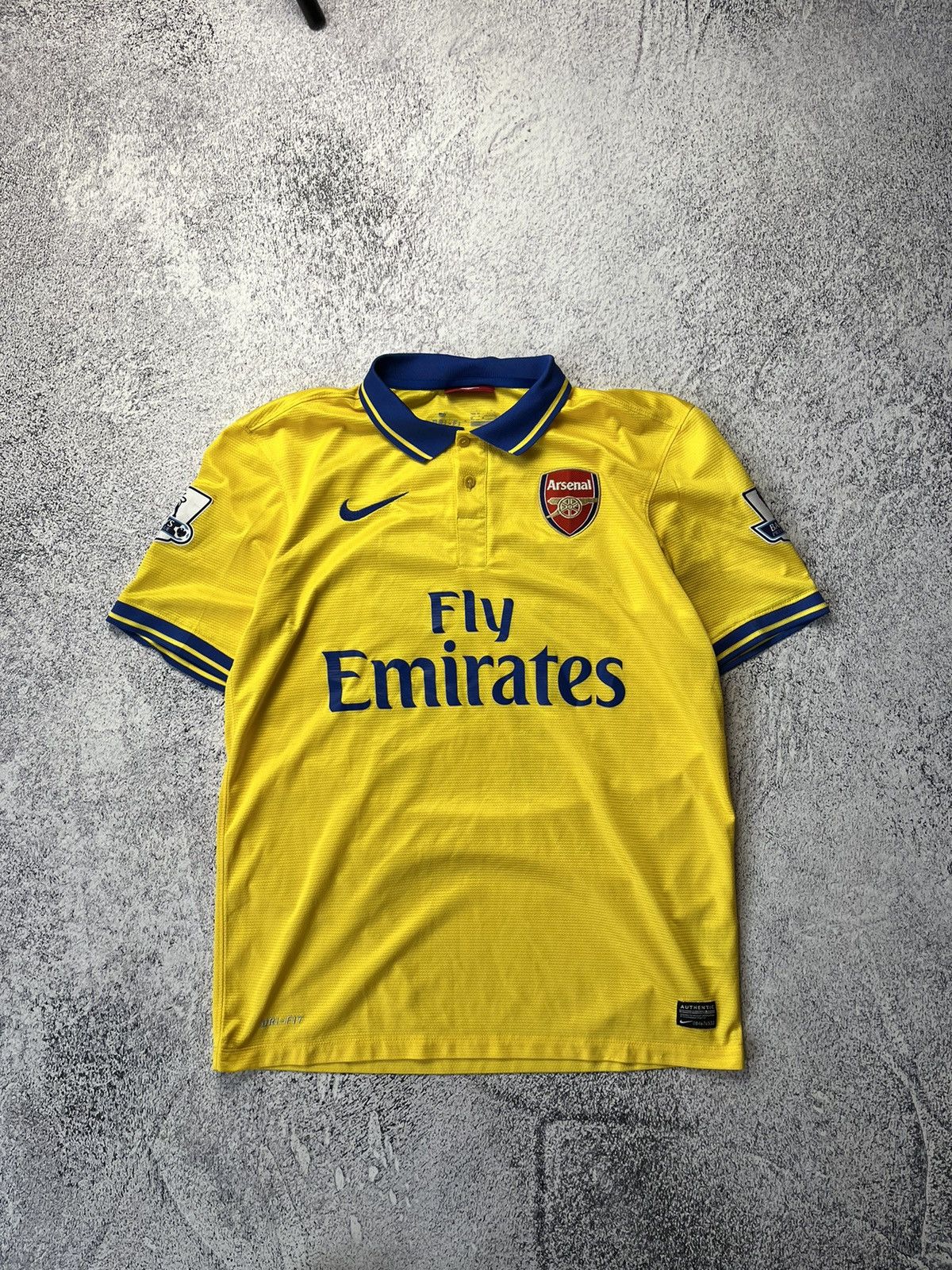 image of Vintage Arsenal Nike 2013 Home Shirt 14 Theo Walcott in Yellow, Men's (Size Medium)