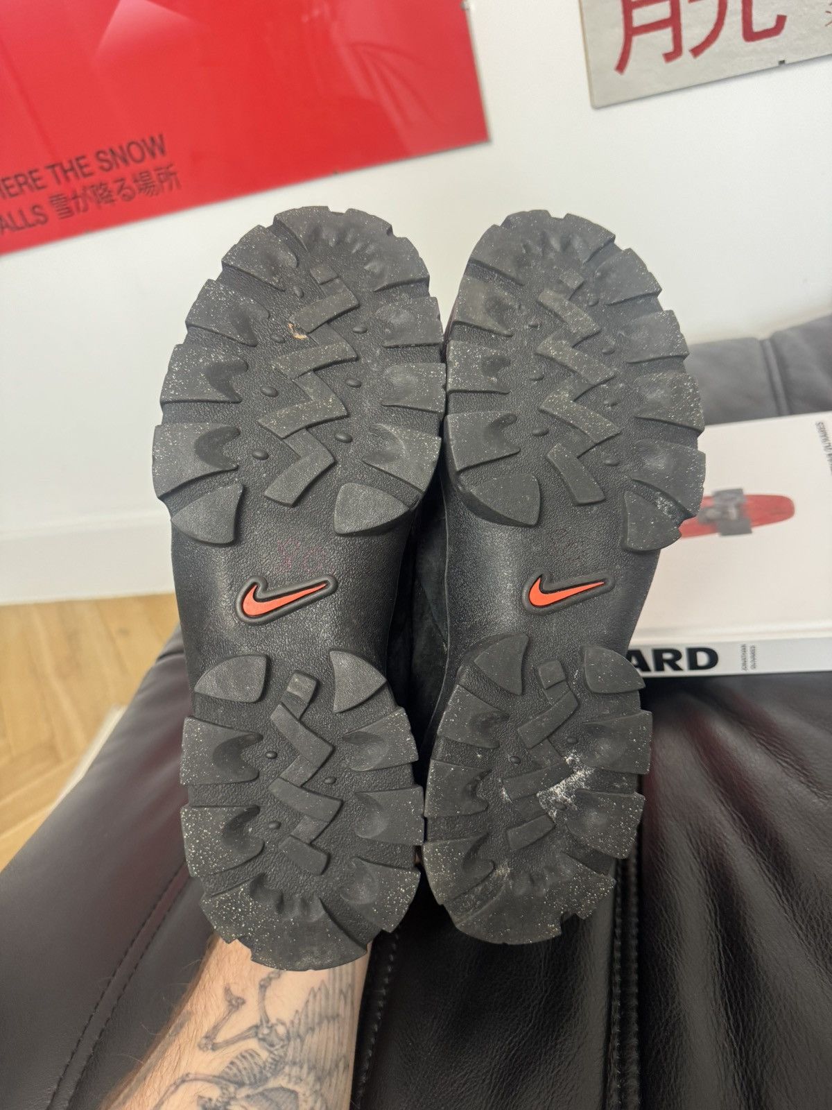 Nike Nike Lahar Low „Triple Black” Gorpcore Suede Swoosh Rare Size US 7.5 / EU 40-41 - 6 Thumbnail
