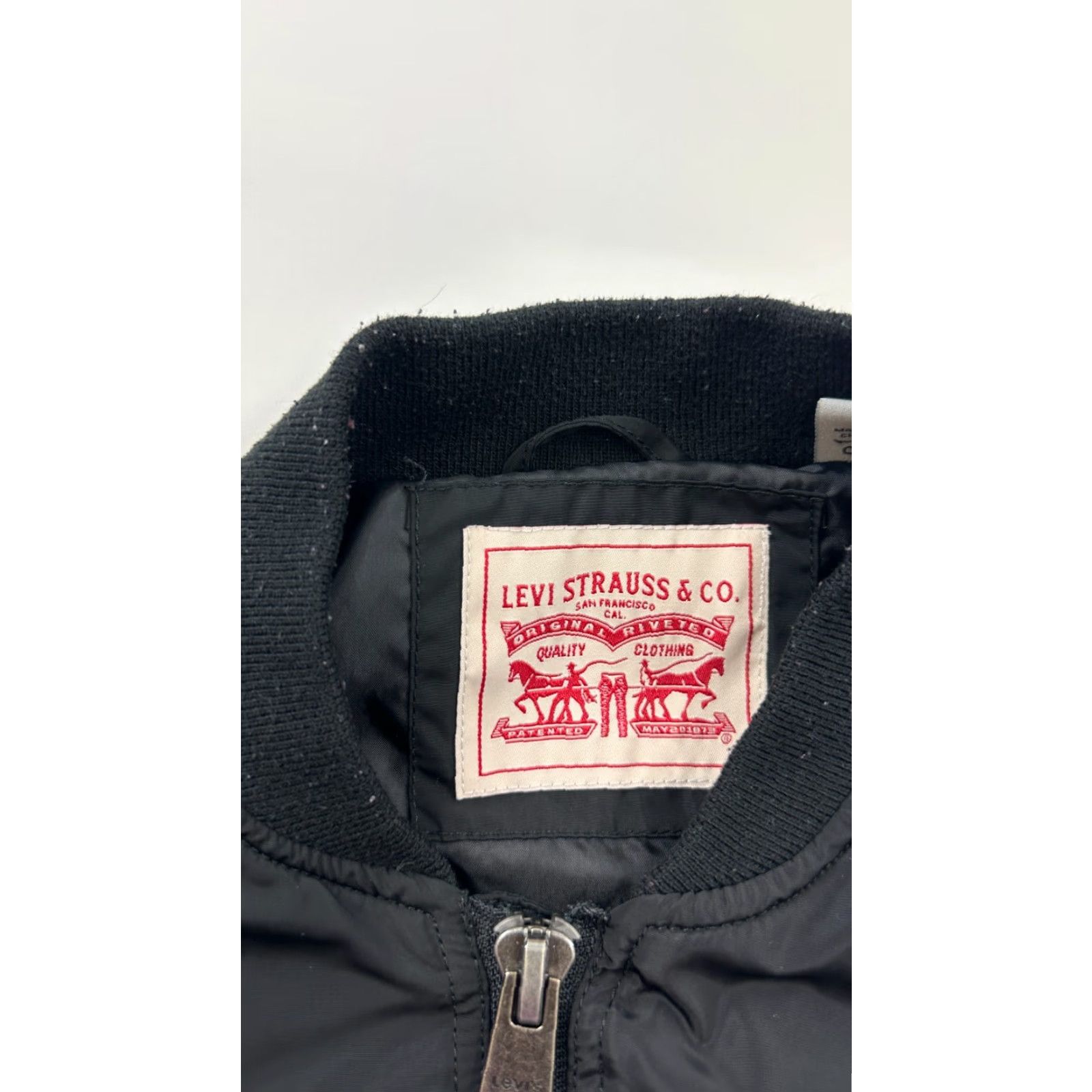 Levi's Levi’s Jacket Womens Small Black Bomber Jacket Full Zip Polyester Stretch Regular Fit Long Sleeve Casual Fall Winter Mens Womens? Size S / US 4 / IT 40 - 4 Thumbnail