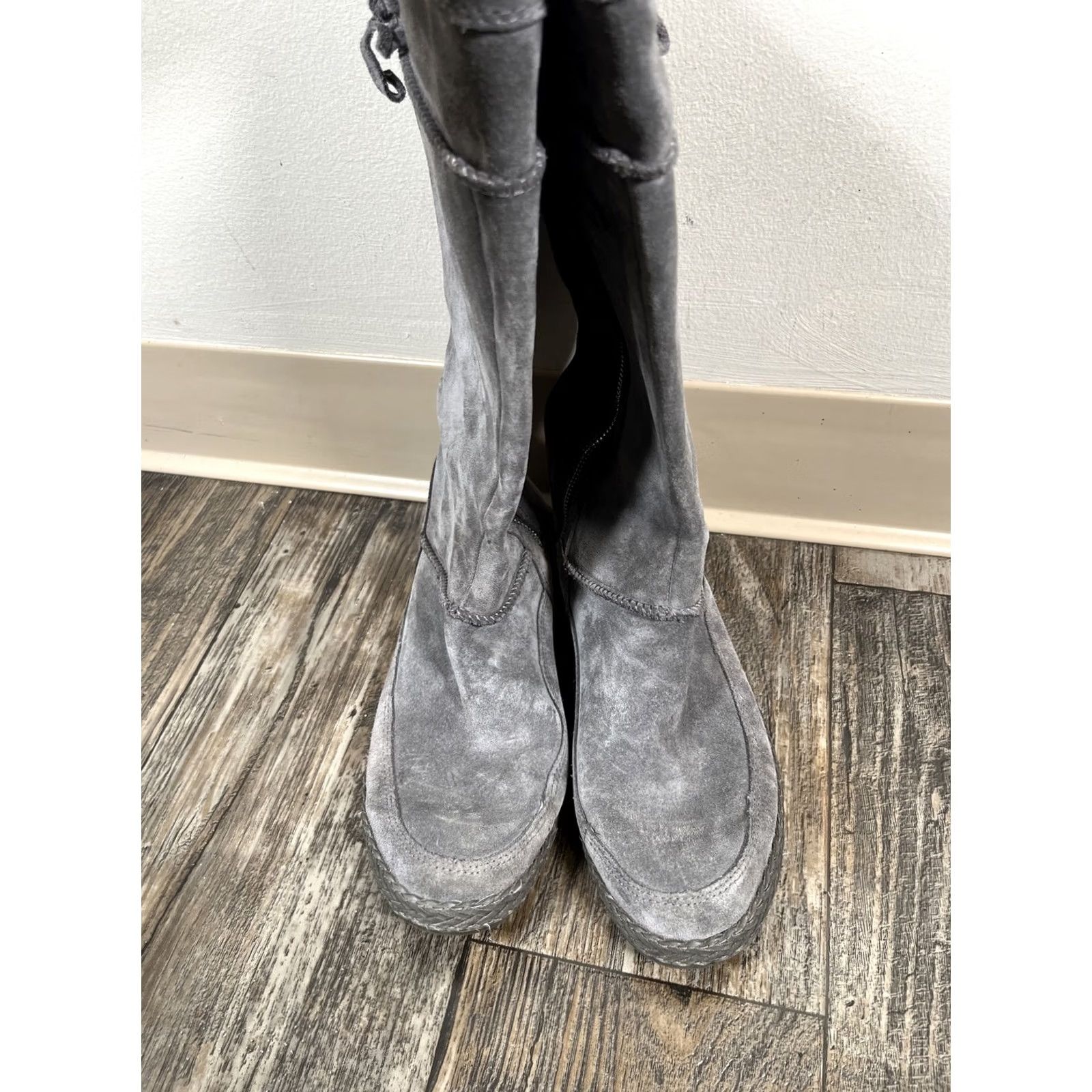 Ugg UGG Bootie Boots Suede Leather Gray 1106754 Womens Size 8.5 T Size US 9 / IT 39 - 2 Thumbnail