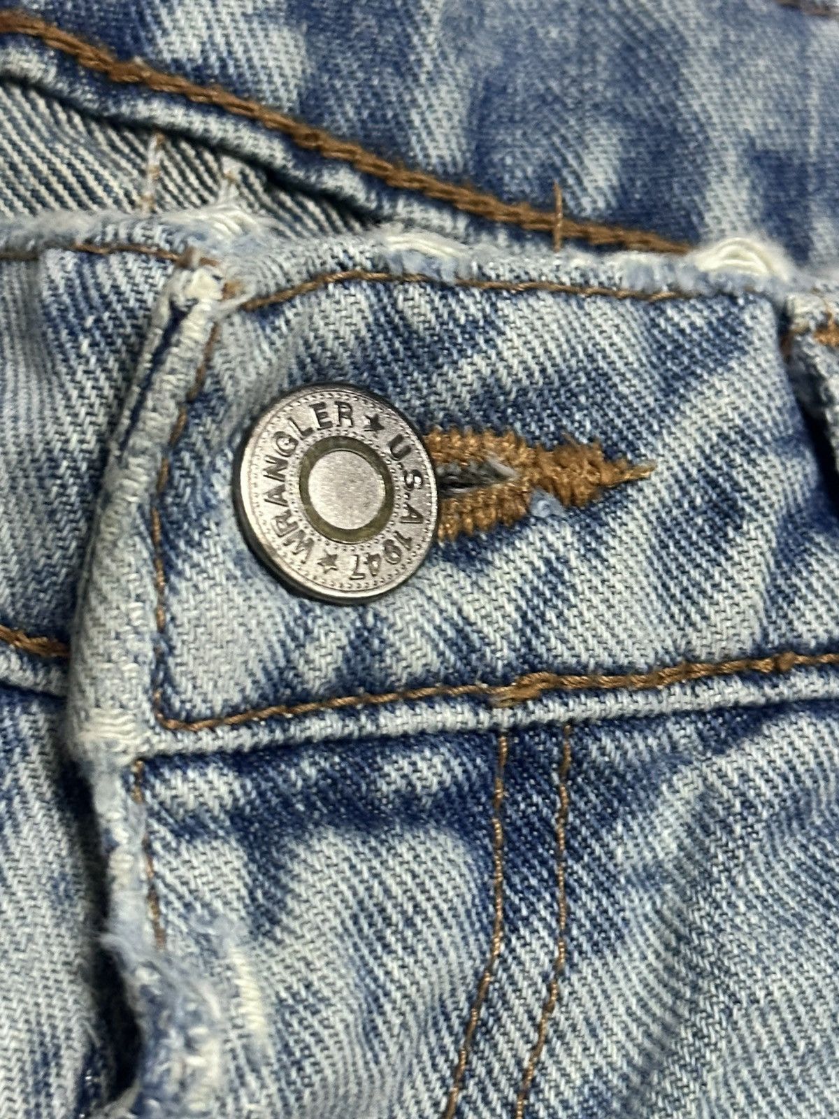Wrangler Authentic Wrangler Baggy Jeans With Patch Distressed Faded Size US 31 - 8 Thumbnail