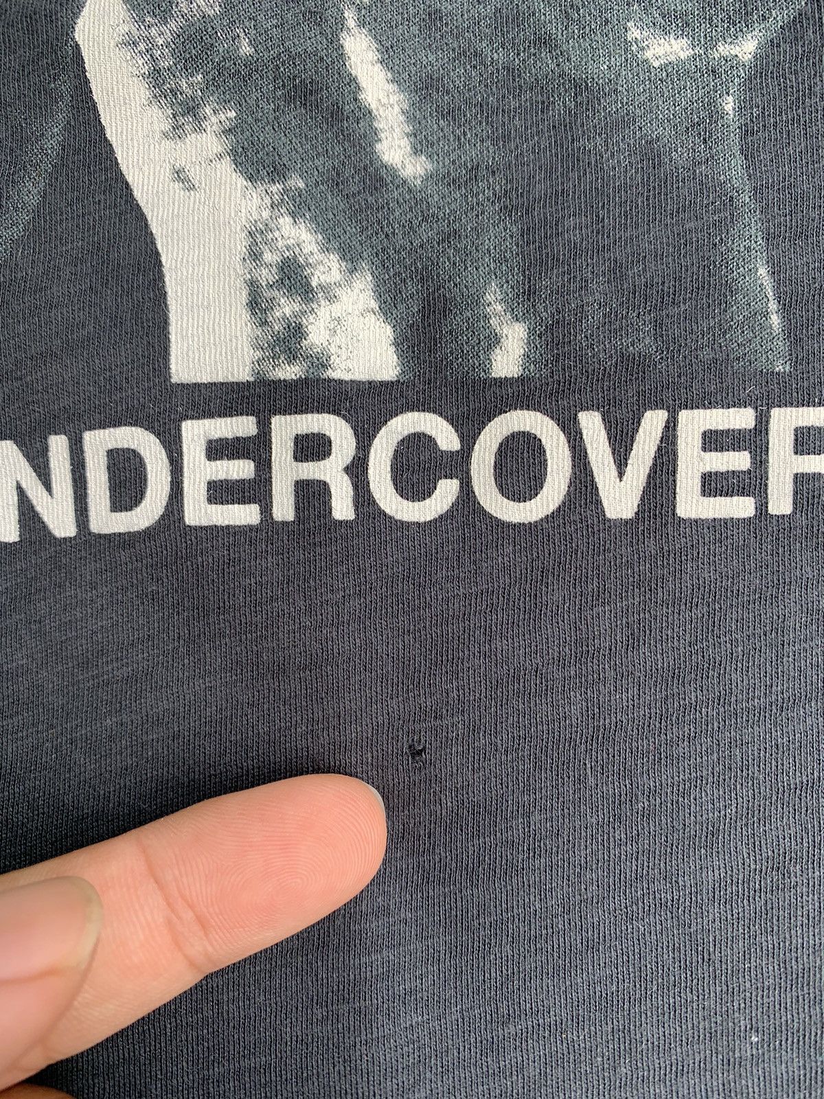 Japanese Brand × Undercover × Uniqlo RARE UNDERCOVER X UNIQLO TSHIRT NEW STANDARD FAMILY Size US L / EU 52-54 / 3 - 9 Thumbnail