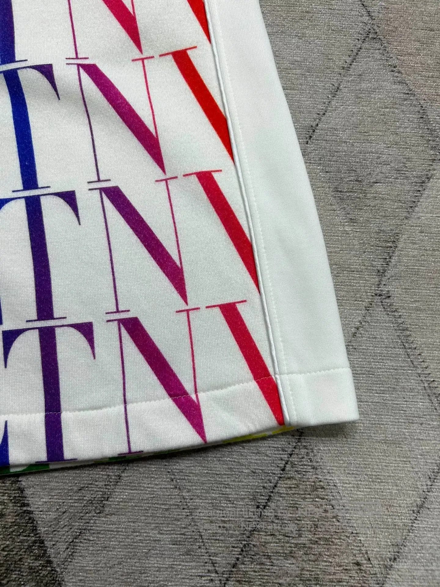 Valentino Valentino 22SS Logo Print Shorts. Size US 26 / EU 42 - 6 Thumbnail
