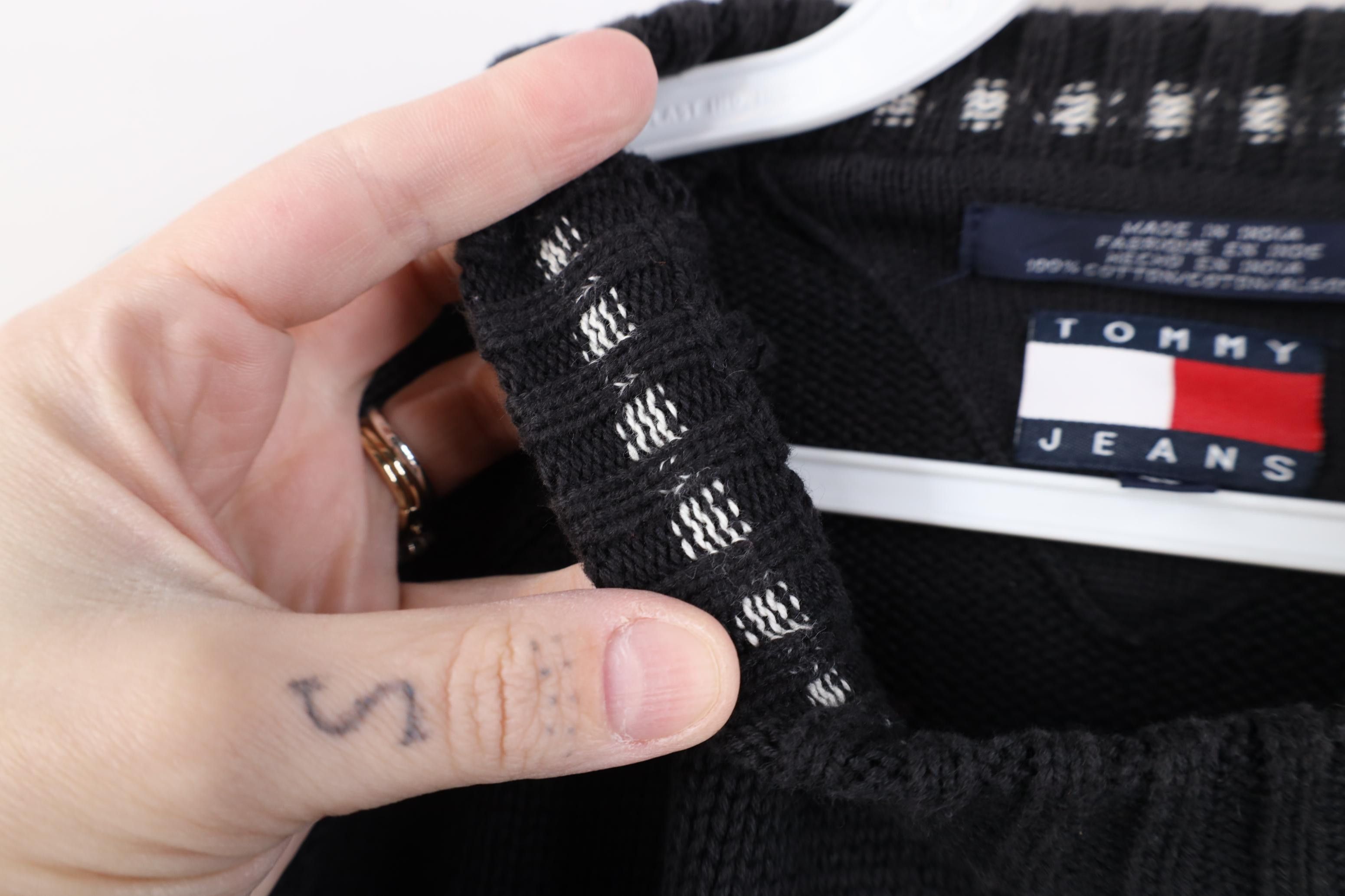 Tommy Hilfiger Vintage 90s Tommy Hilfiger Heavyweight Cotton Knit Sweater Size US XL / EU 56 / 4 - 8 Thumbnail