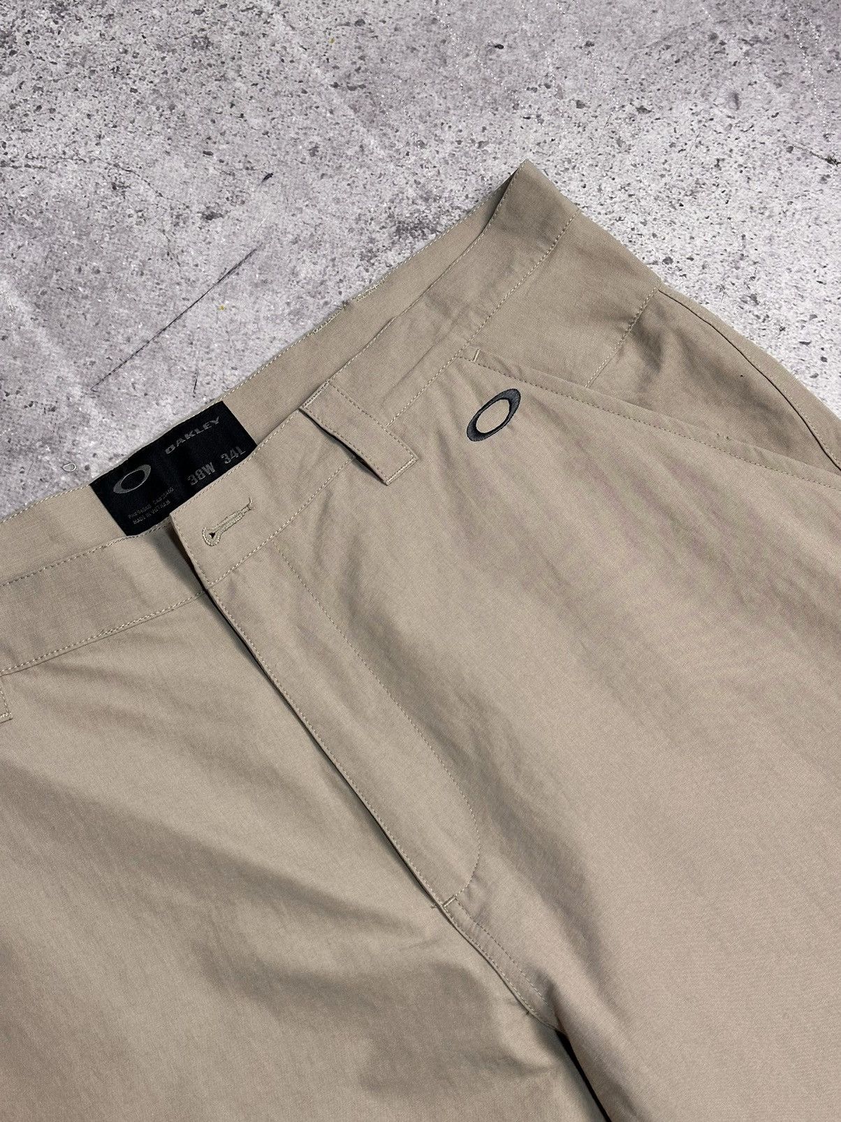 Oakley Vintage Oakley tactical beige pants utility cargo style Size US 38 / EU 54 - 3 Thumbnail